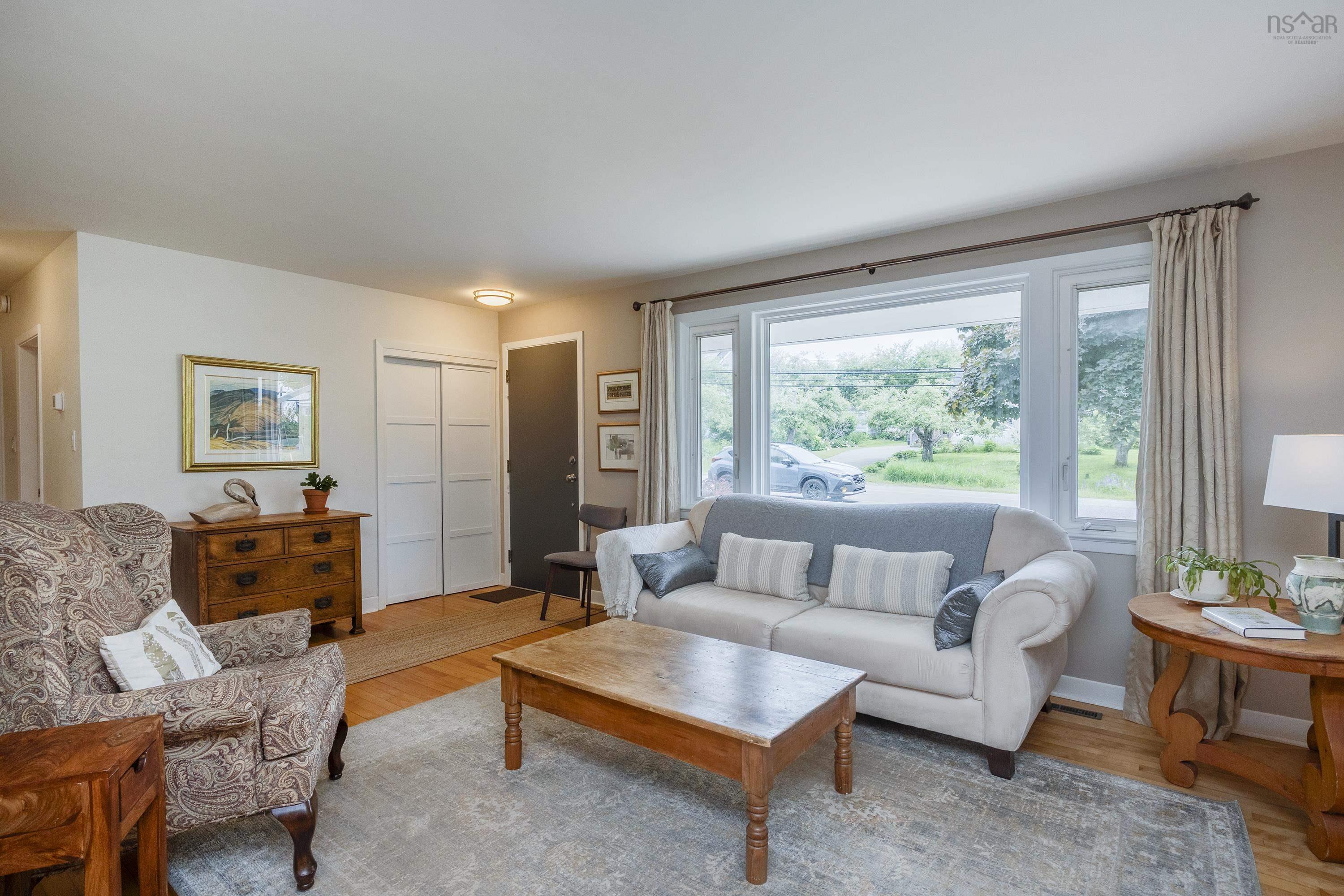 $495,000.00: 2261 North Avenue, Canning