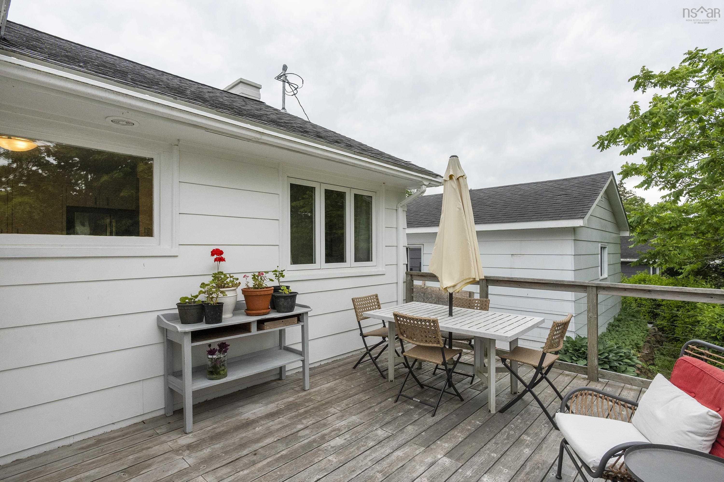 $495,000.00: 2261 North Avenue, Canning