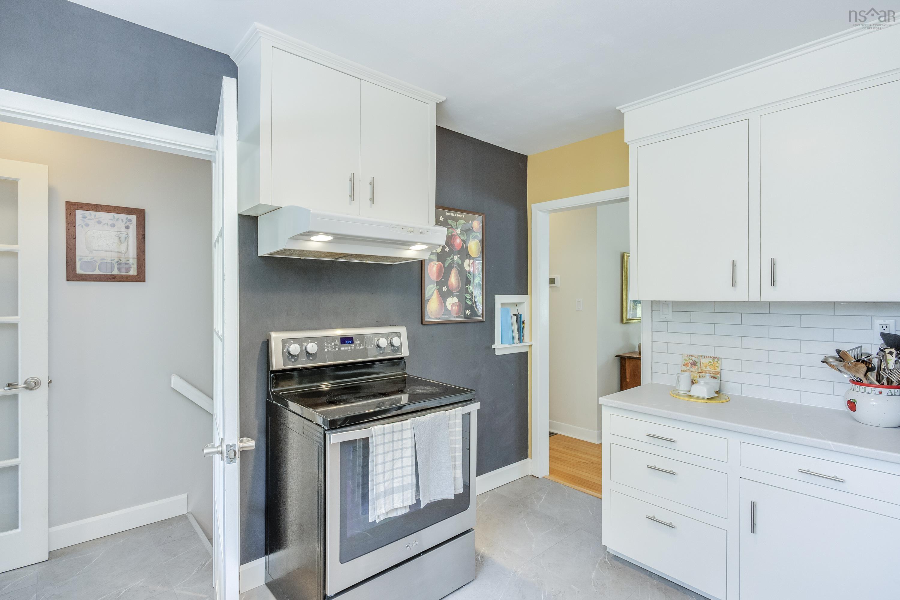 $495,000.00: 2261 North Avenue, Canning