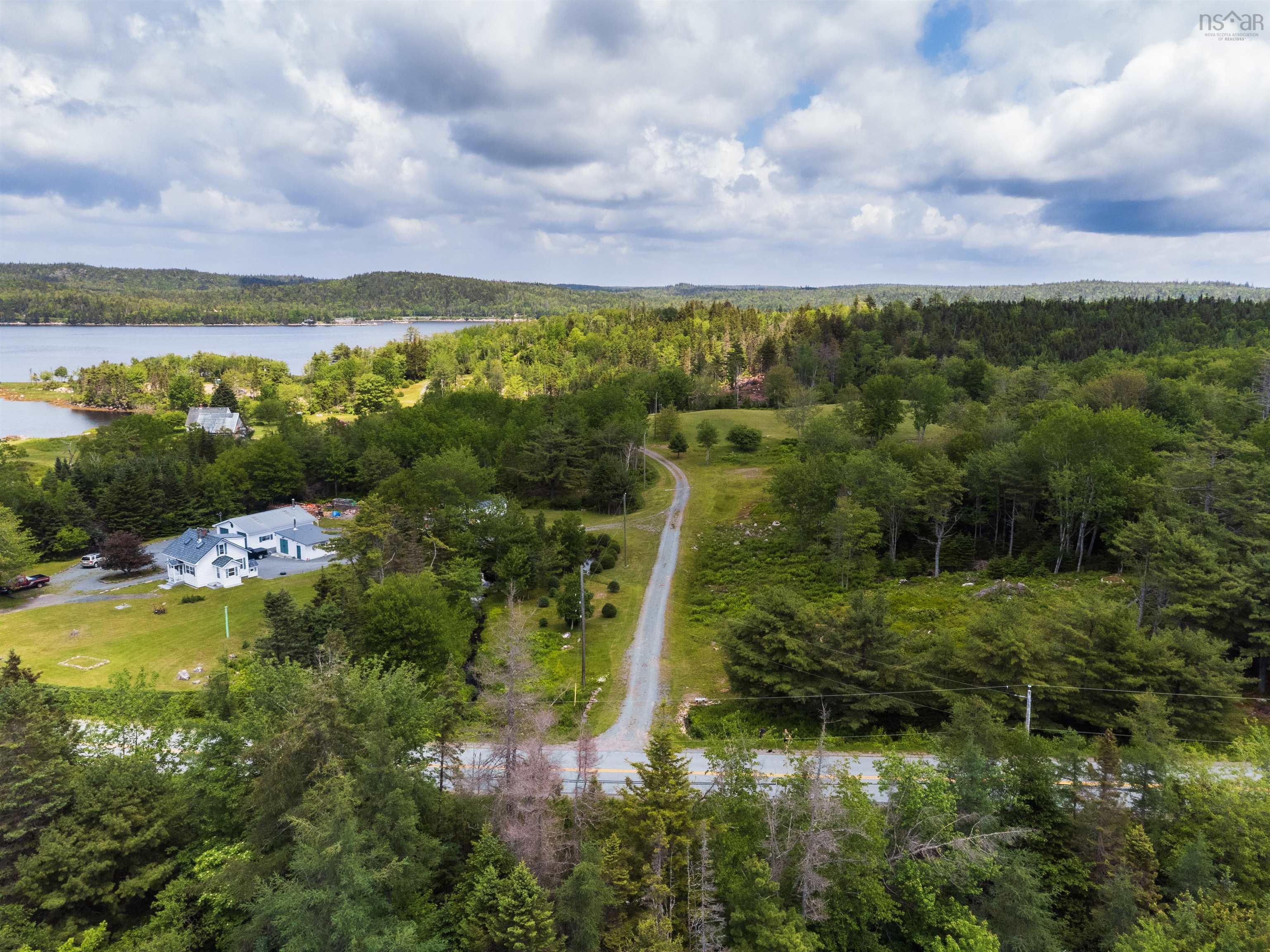 $799,900.00: 527 West Ship Harbour Road, Ship Harbour