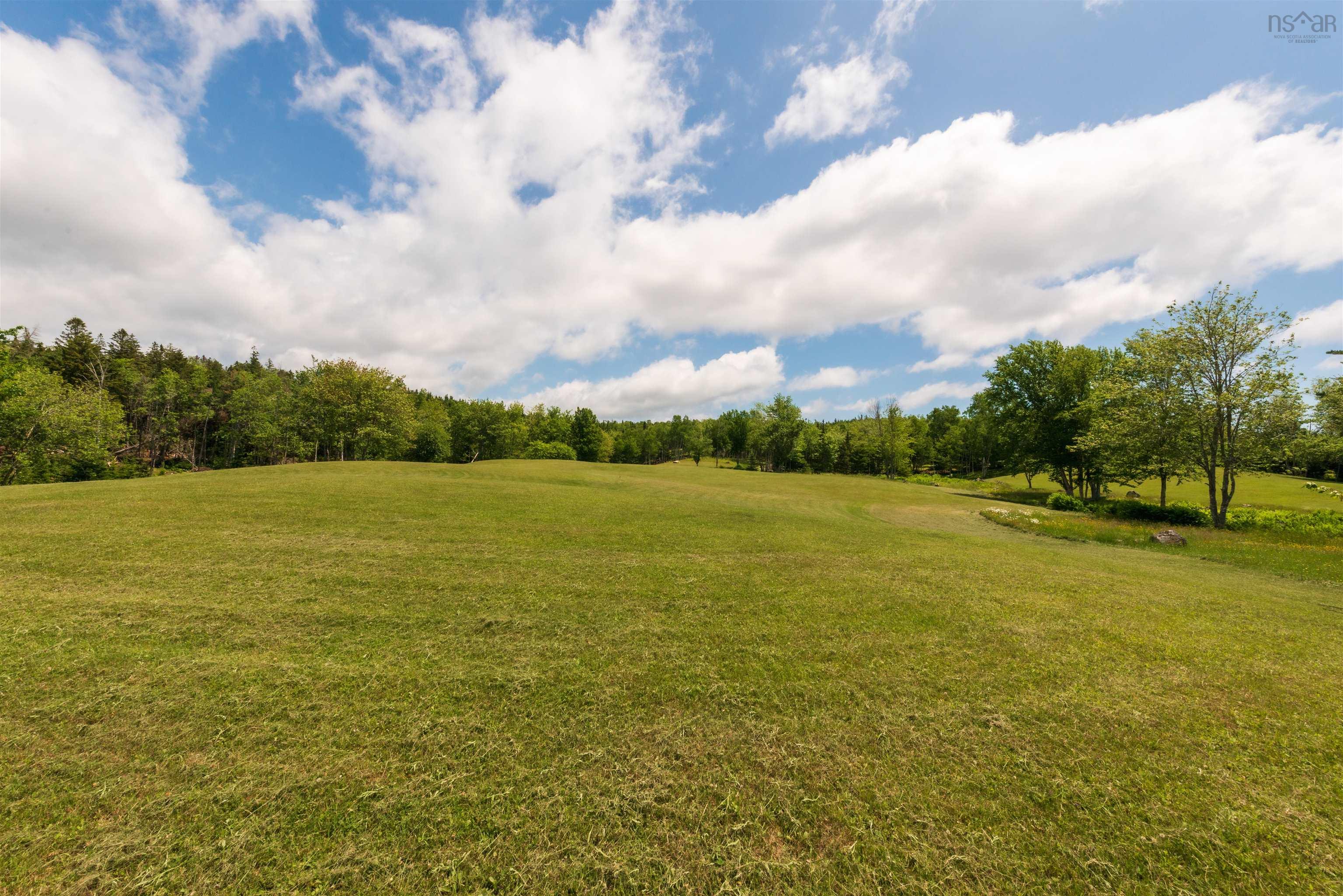 $799,900.00: 527 West Ship Harbour Road, Ship Harbour