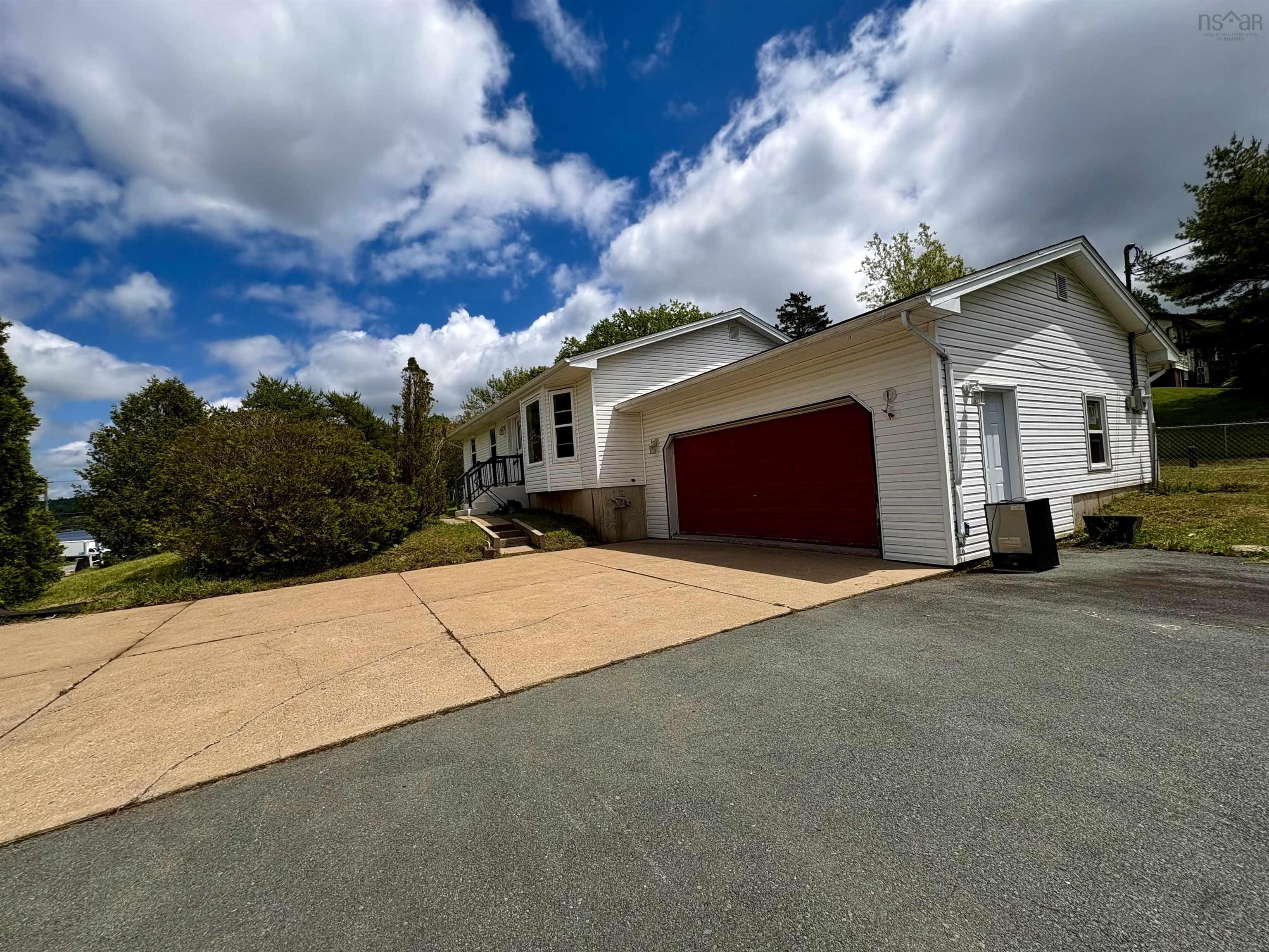 1 Whites Lake Avenue, Whites Lake, NS (MLS® 202616314)