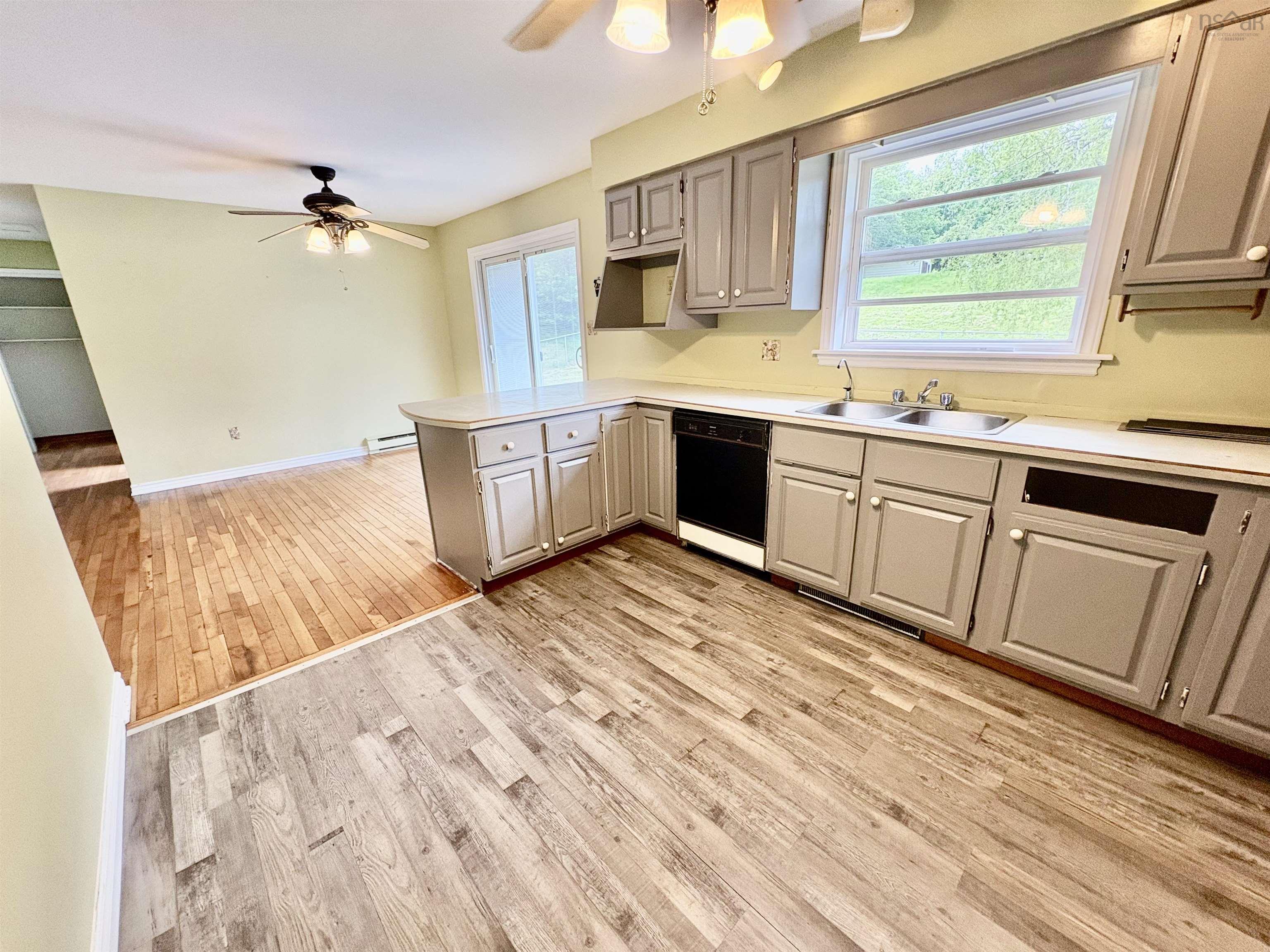 1 Whites Lake Avenue, Whites Lake, NS (MLS 202616314)