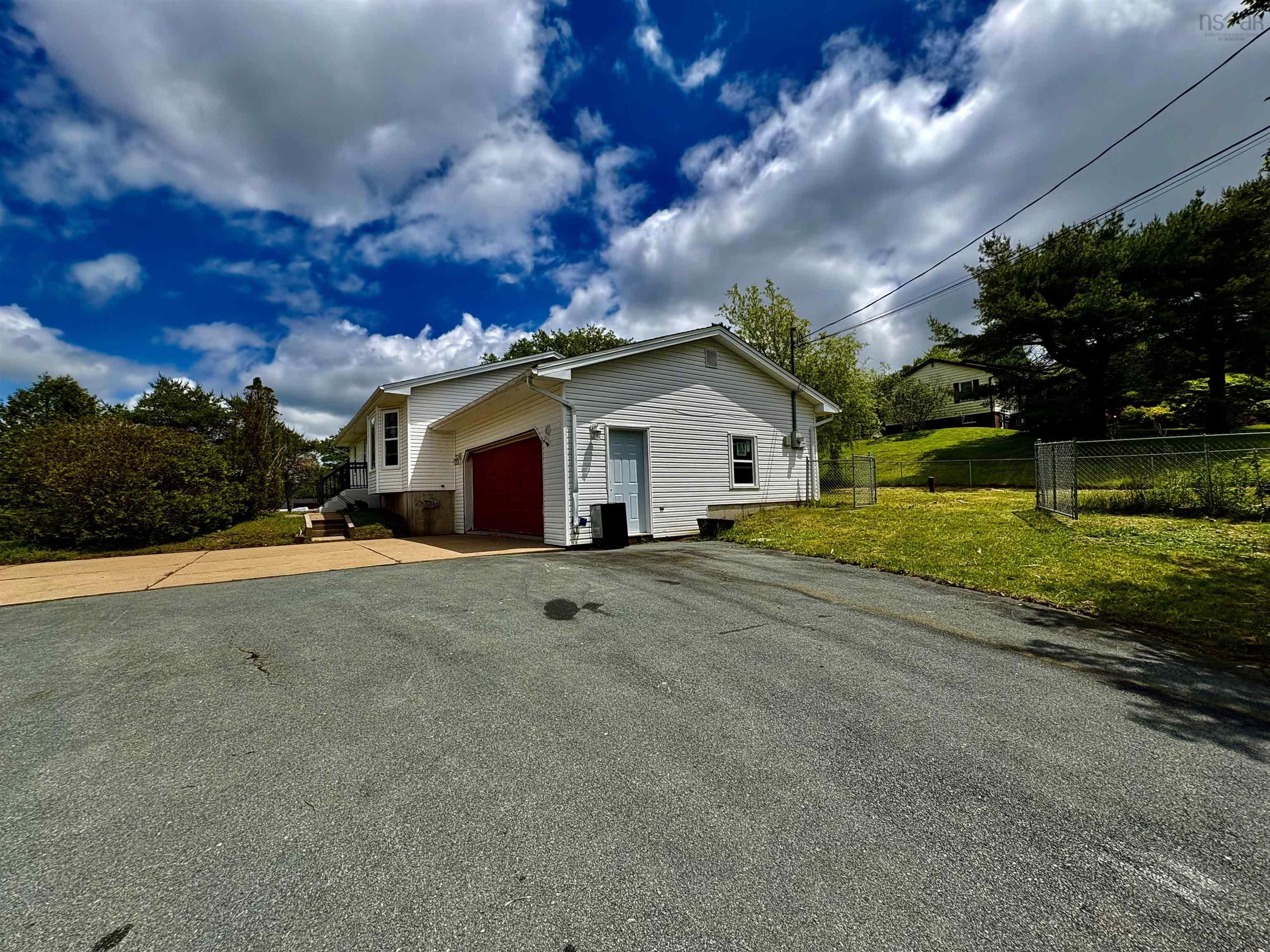 1 Whites Lake Avenue, Whites Lake, NS (MLS 202616314)