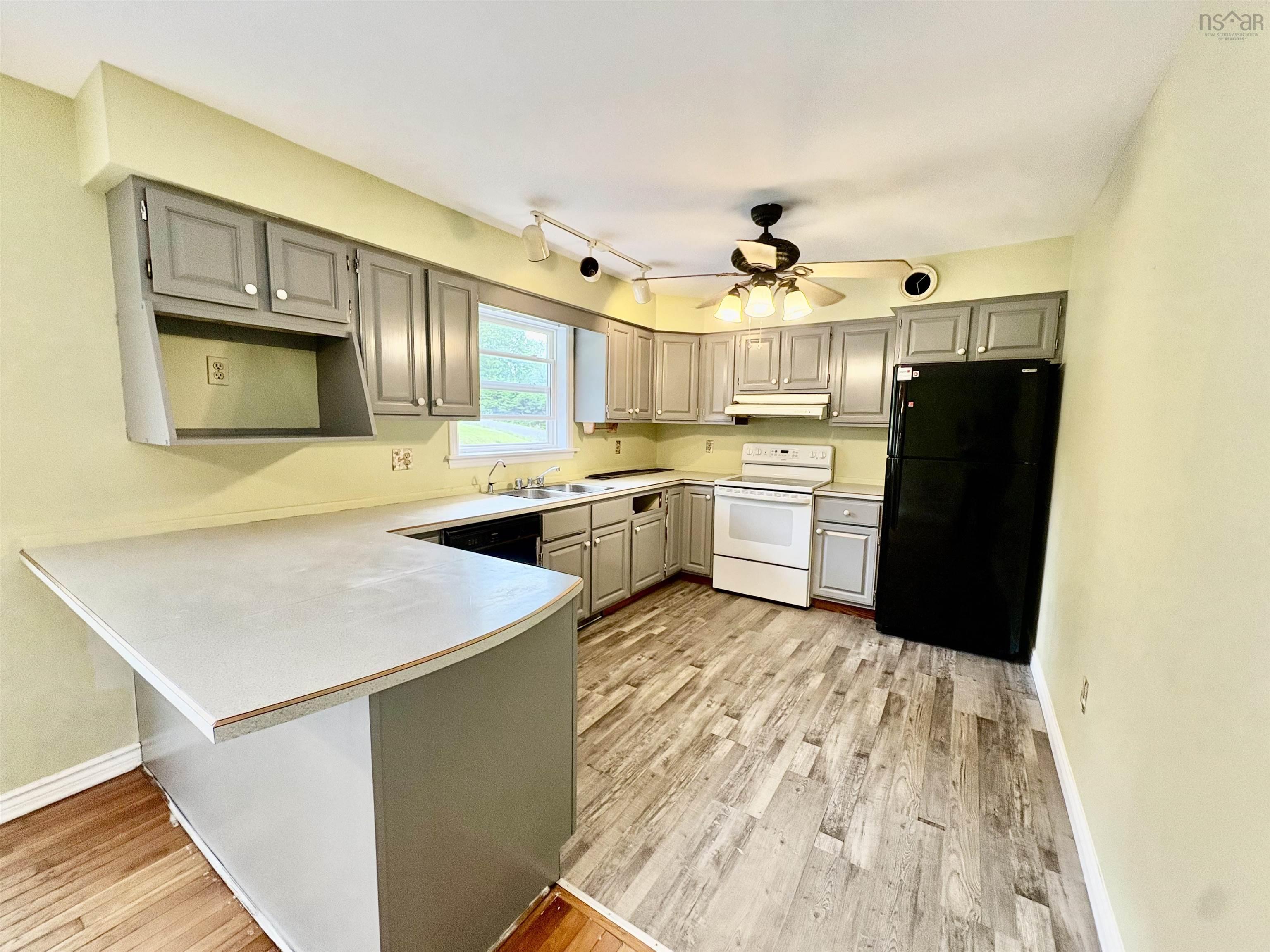 1 Whites Lake Avenue, Whites Lake, NS (MLS 202616314)