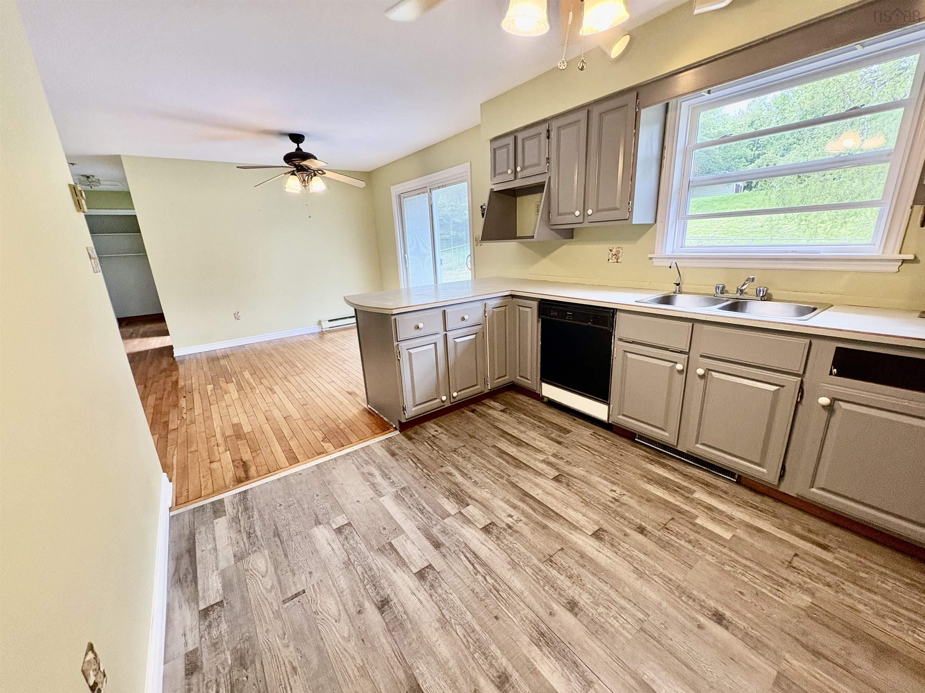 1 Whites Lake Avenue, Whites Lake, NS (MLS 202616314)