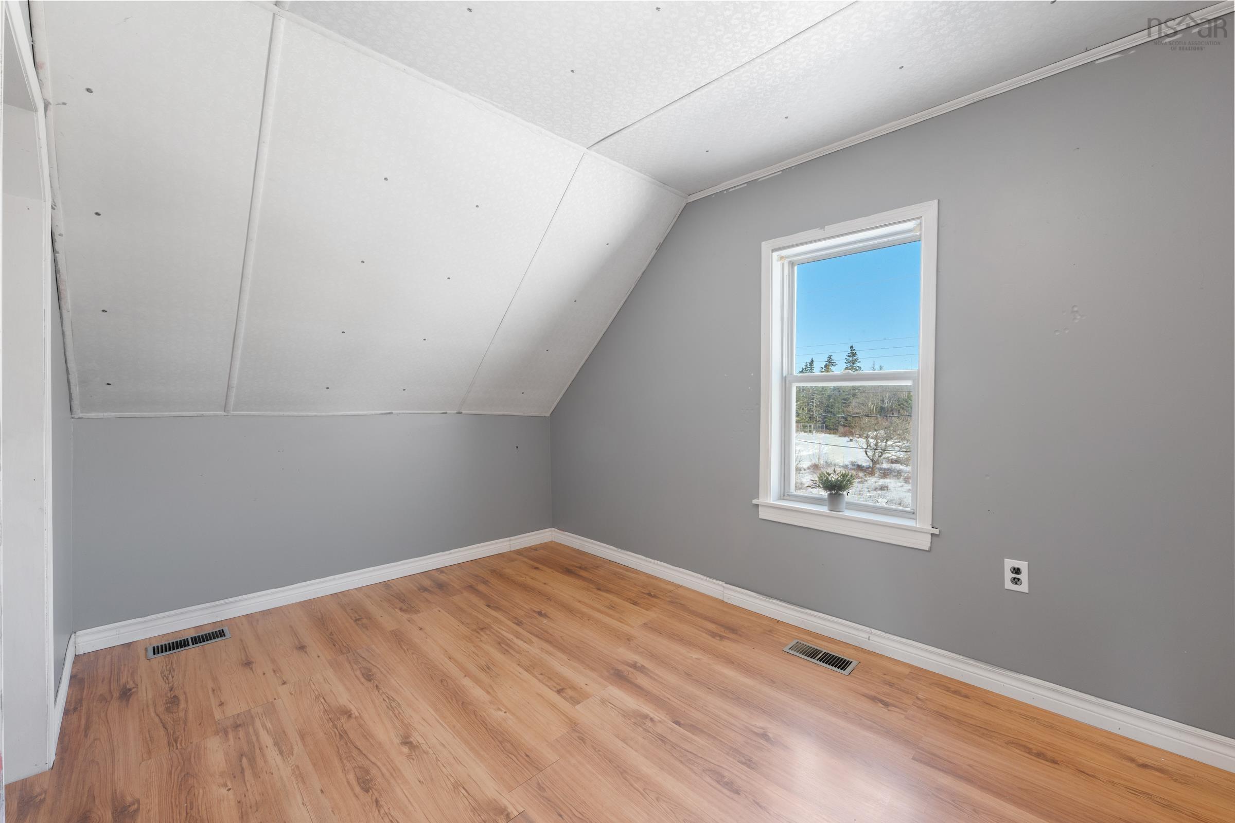 $205,000.00: 90 Oak Park Road, East Pubnico