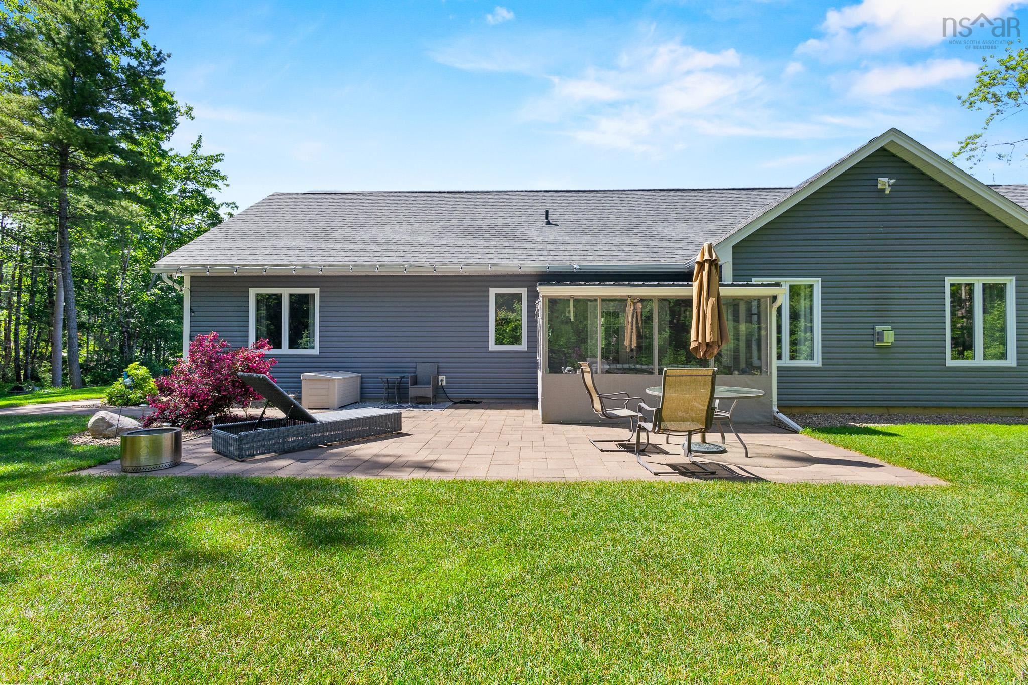 $969,000.00: 485 Calderwood Drive, Wellington