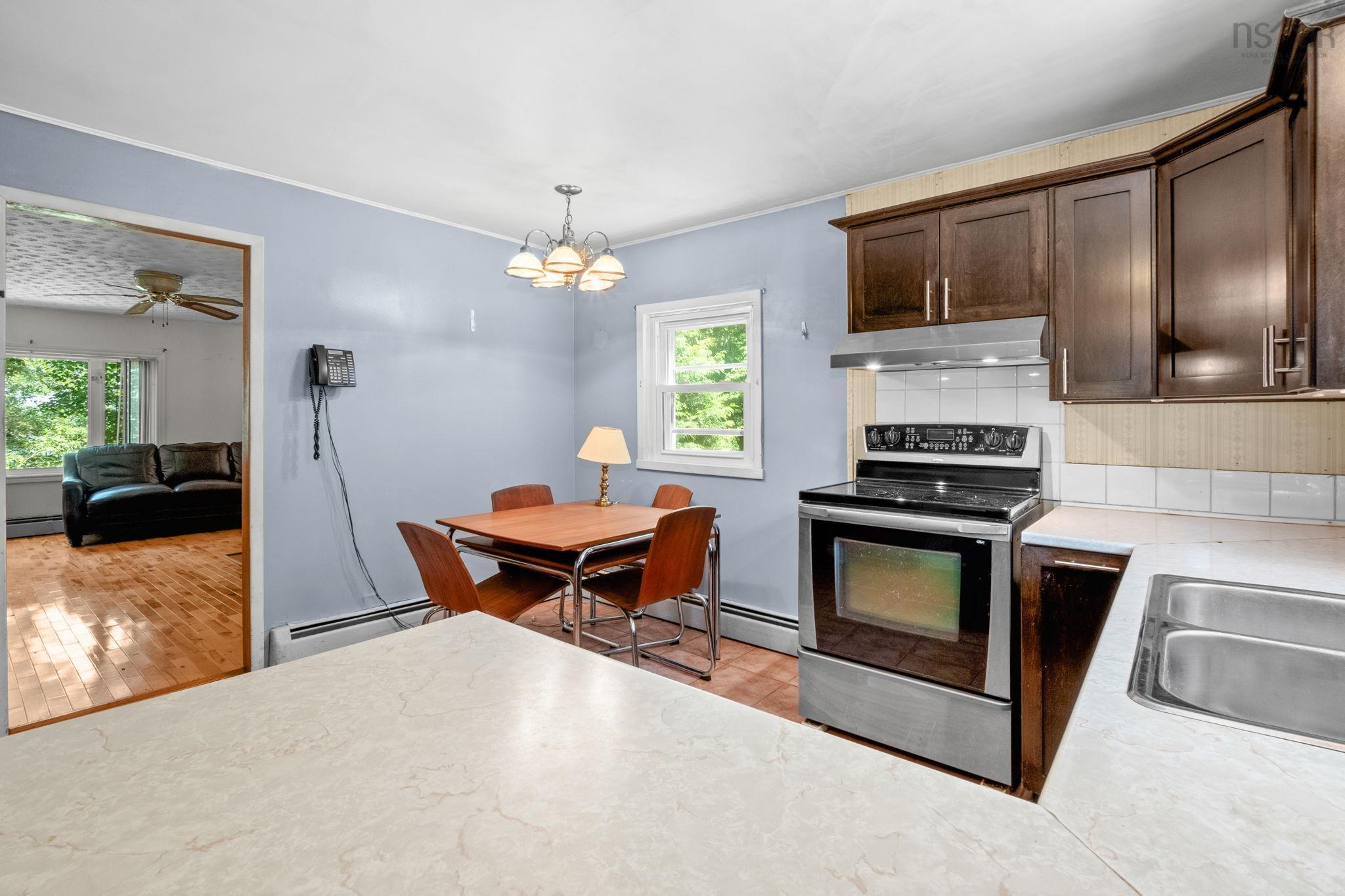 $449,900.00: 161 Lakeview Road, Lakeview