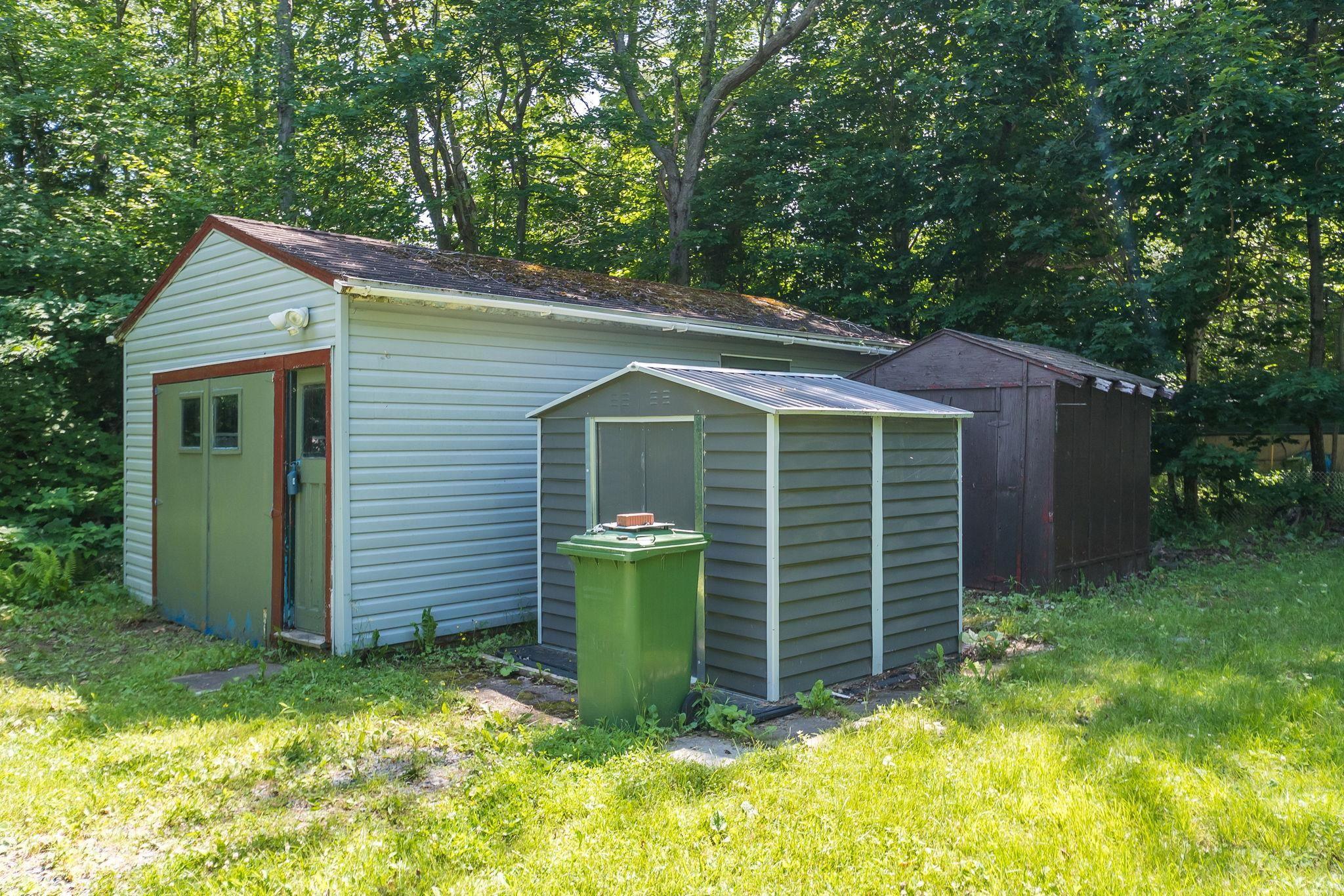 $449,900.00: 161 Lakeview Road, Lakeview