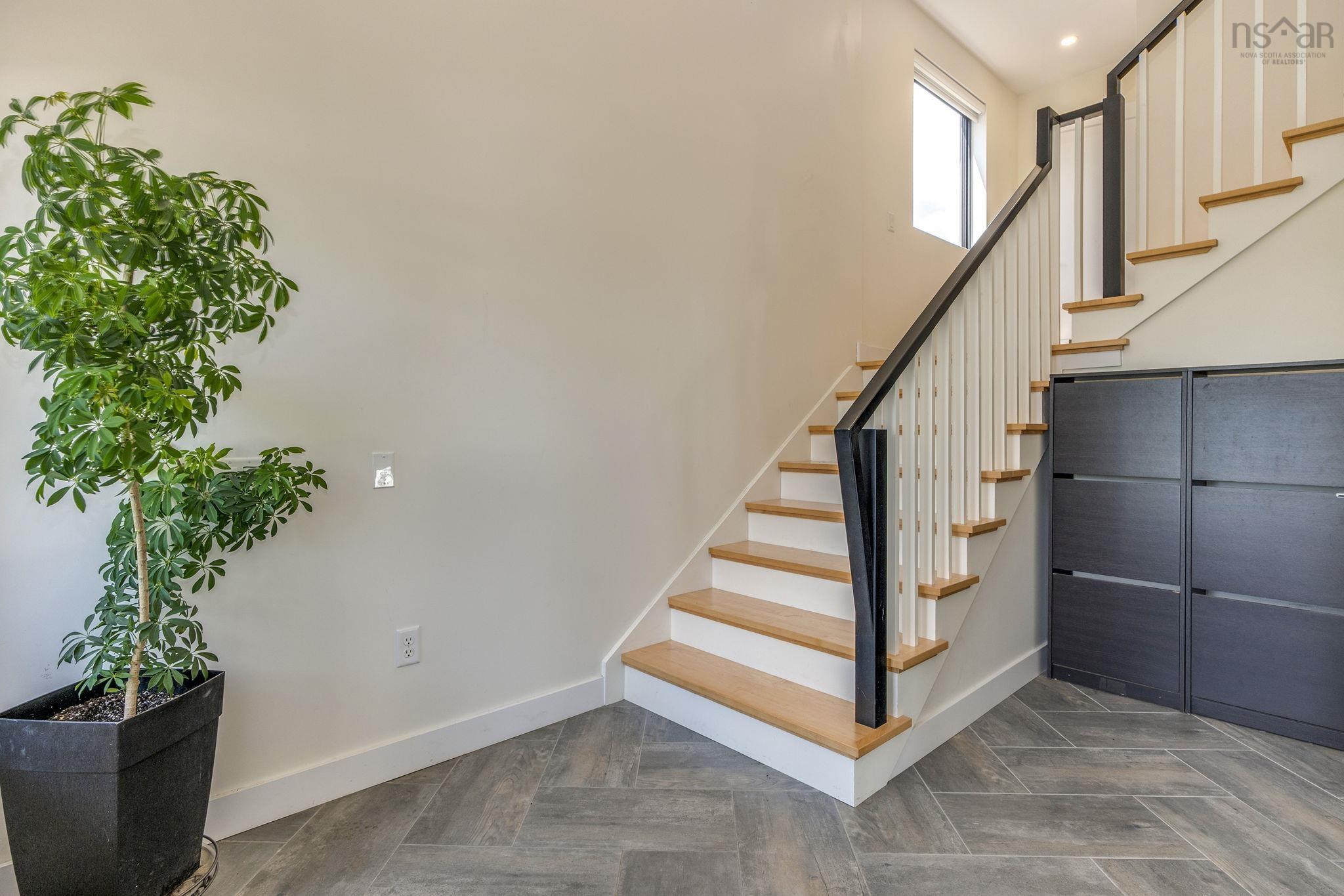 $865,000.00: 233 Transom Drive, Halifax