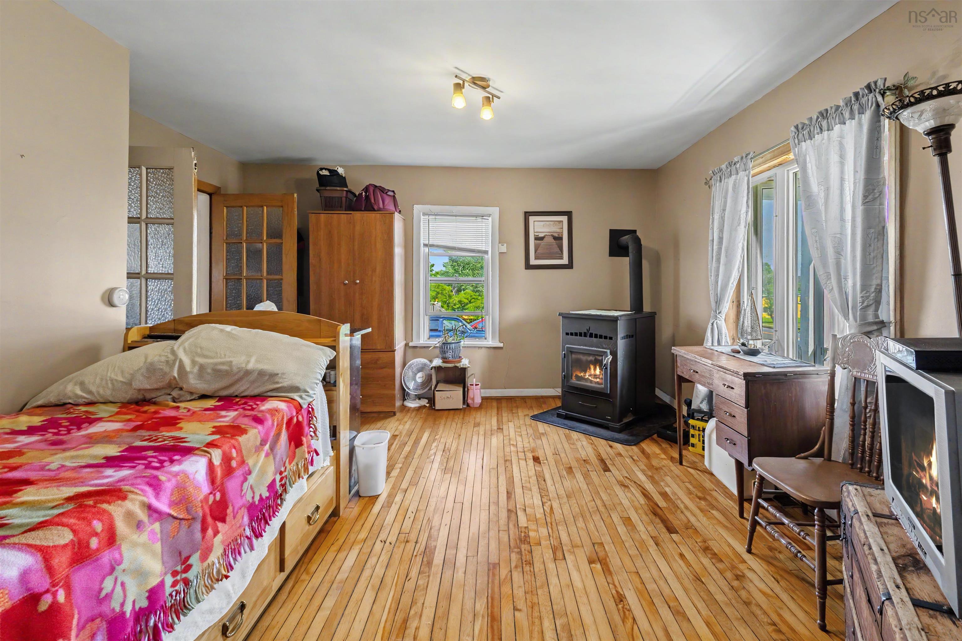 $225,000.00: 383 Kings Road, Dominion