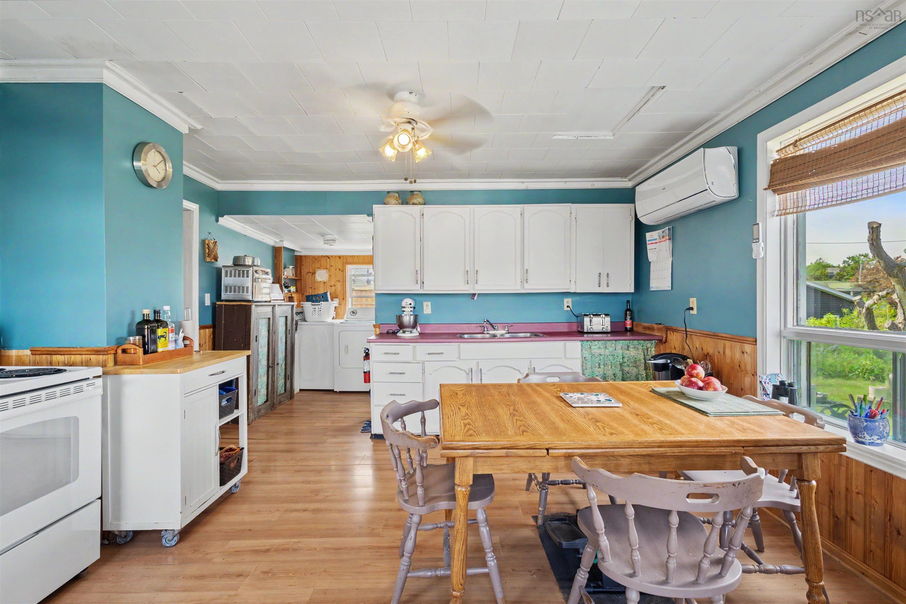 $225,000.00: 383 Kings Road, Dominion