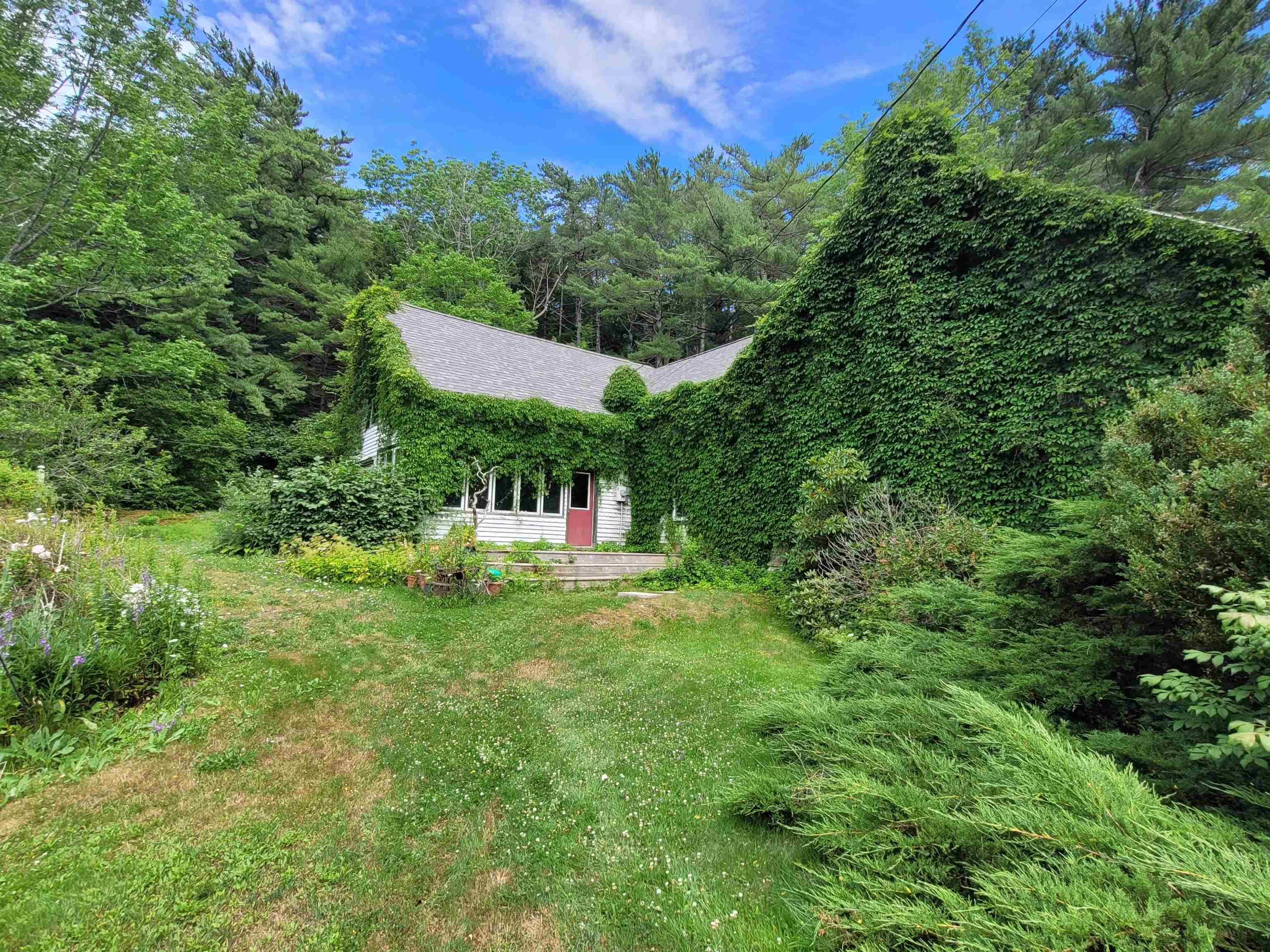 $399,000.00: 221 Highway 8, Milton