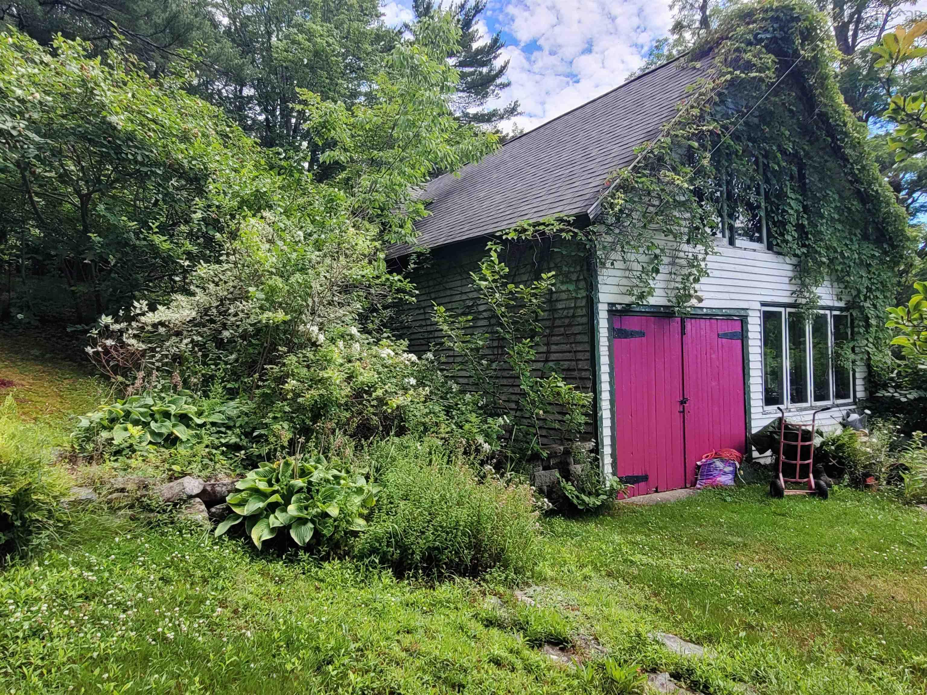 $399,000.00: 221 Highway 8, Milton