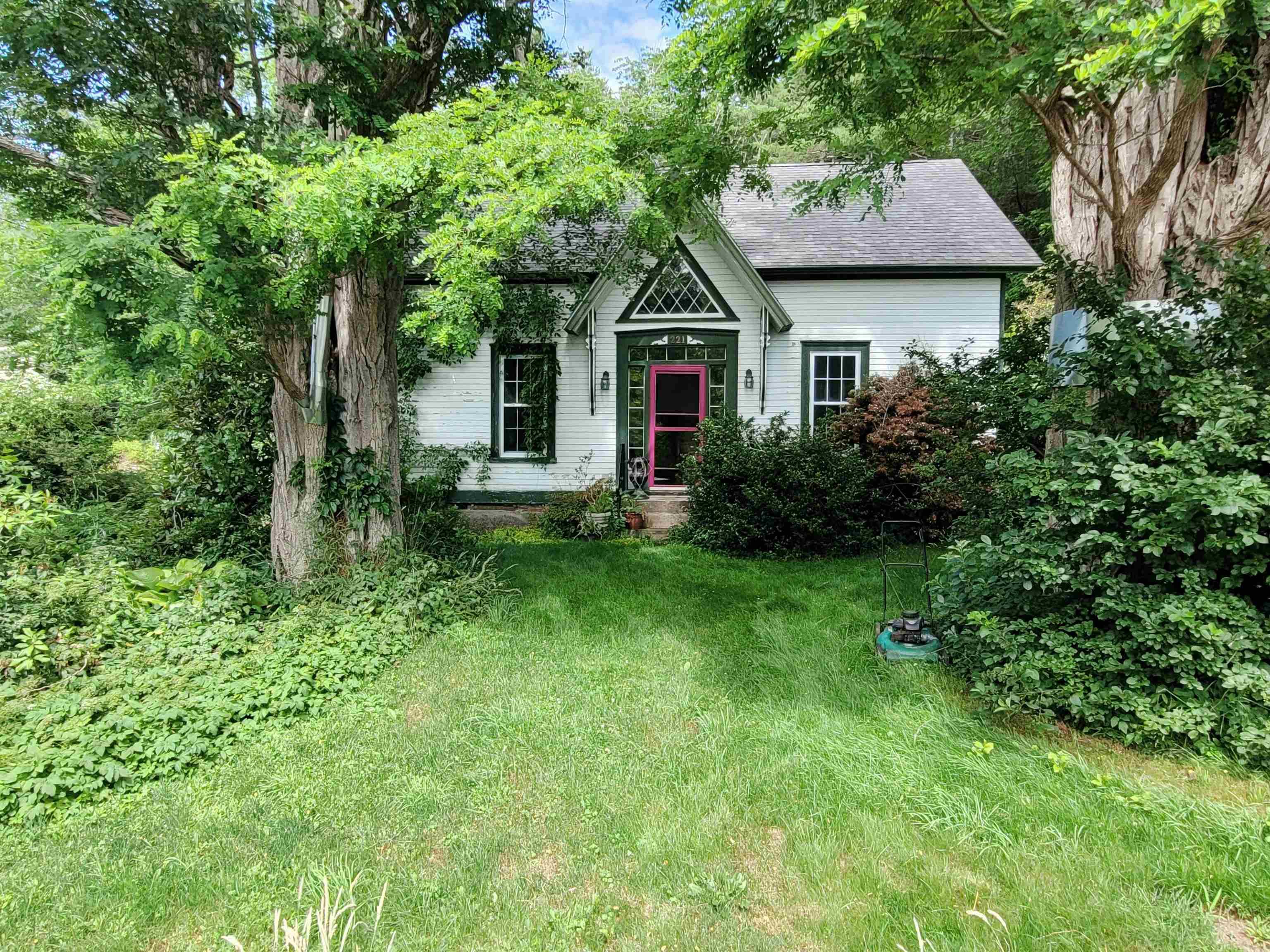 $399,000.00: 221 Highway 8, Milton