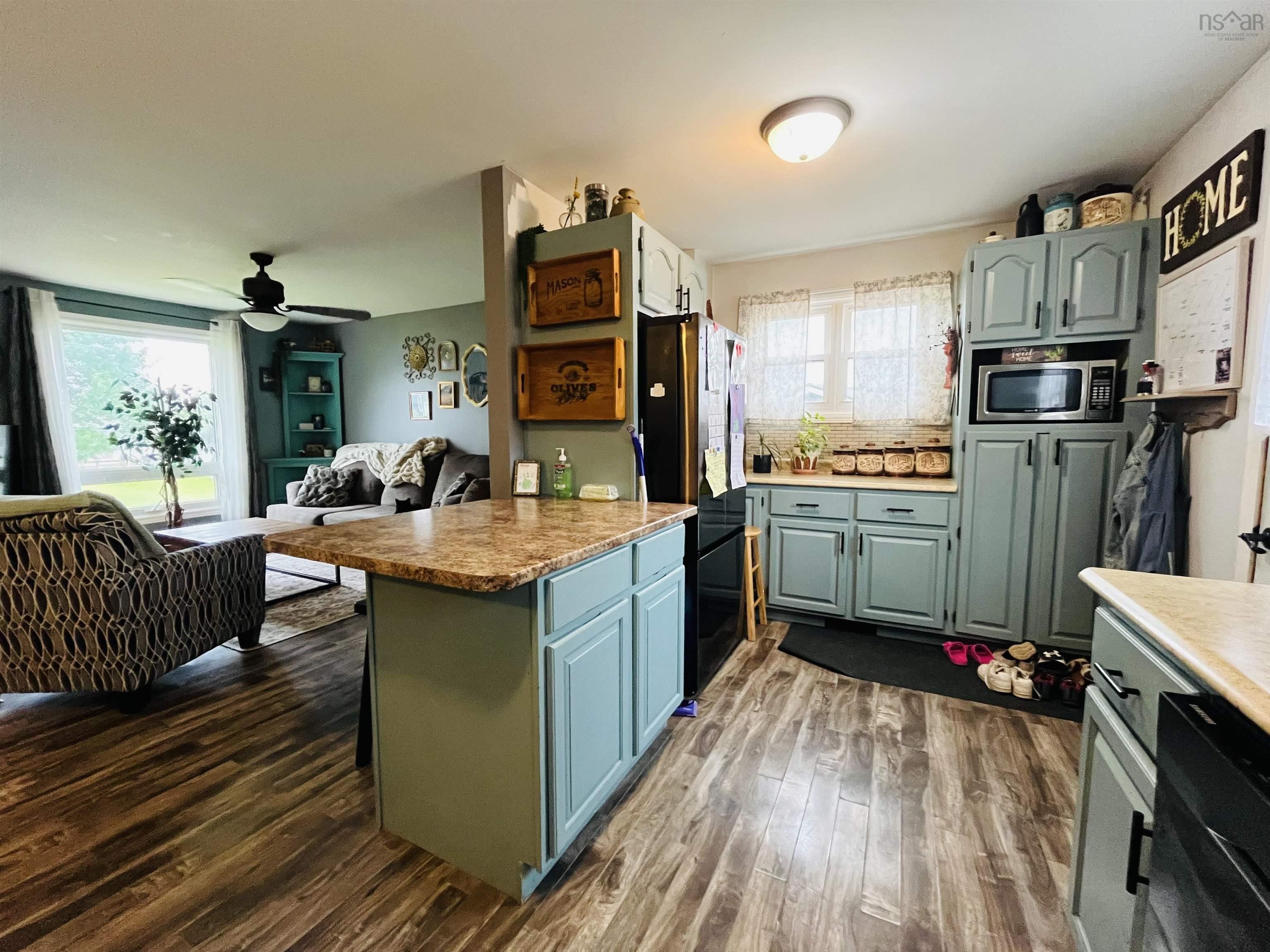$289,900.00: 21 Snowden Avenue, Amherst
