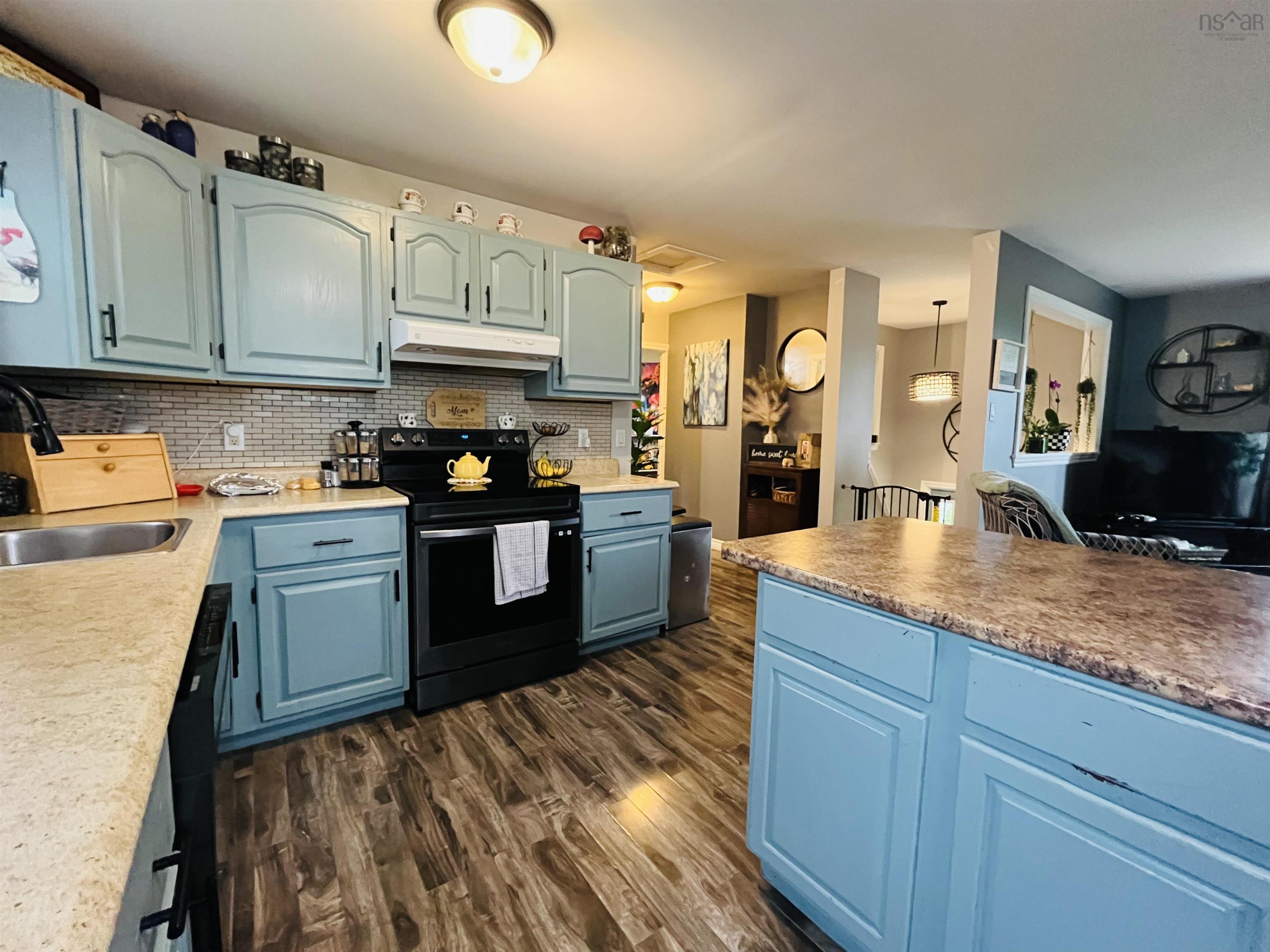 $289,900.00: 21 Snowden Avenue, Amherst
