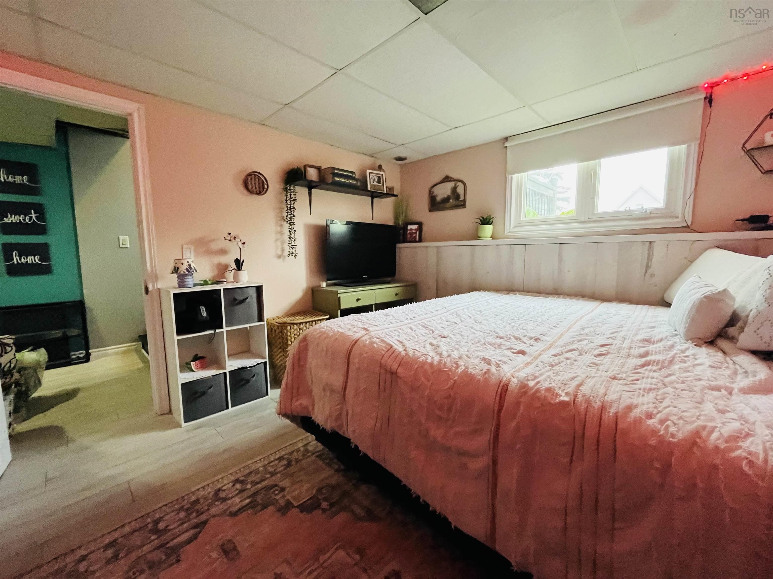 $289,900.00: 21 Snowden Avenue, Amherst