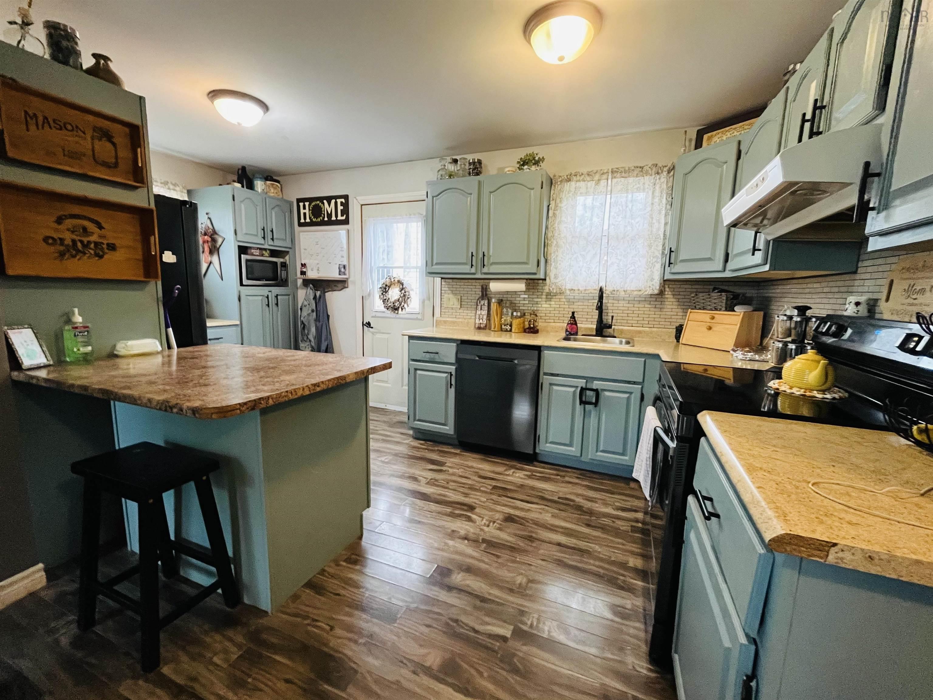 $289,900.00: 21 Snowden Avenue, Amherst
