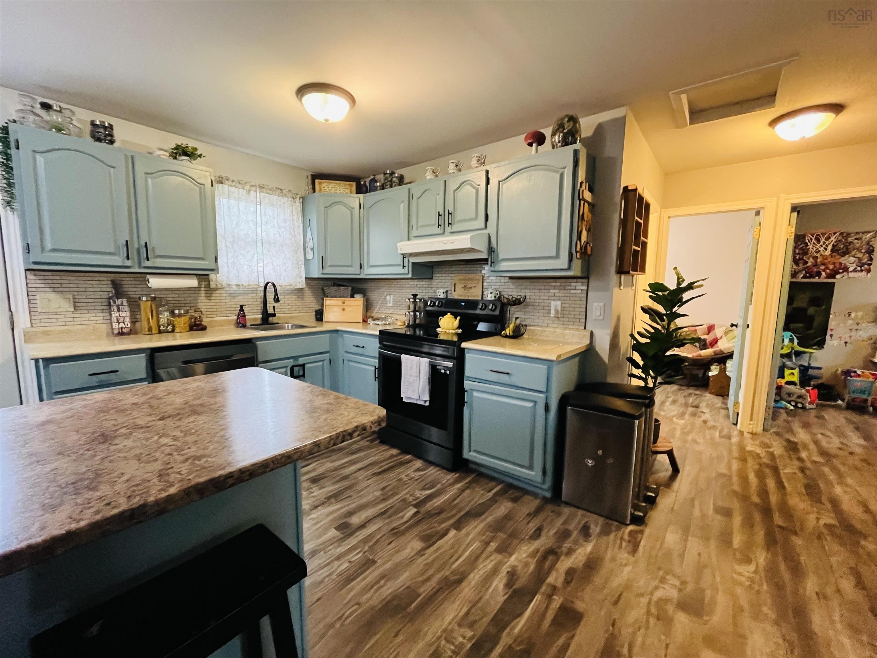 $289,900.00: 21 Snowden Avenue, Amherst