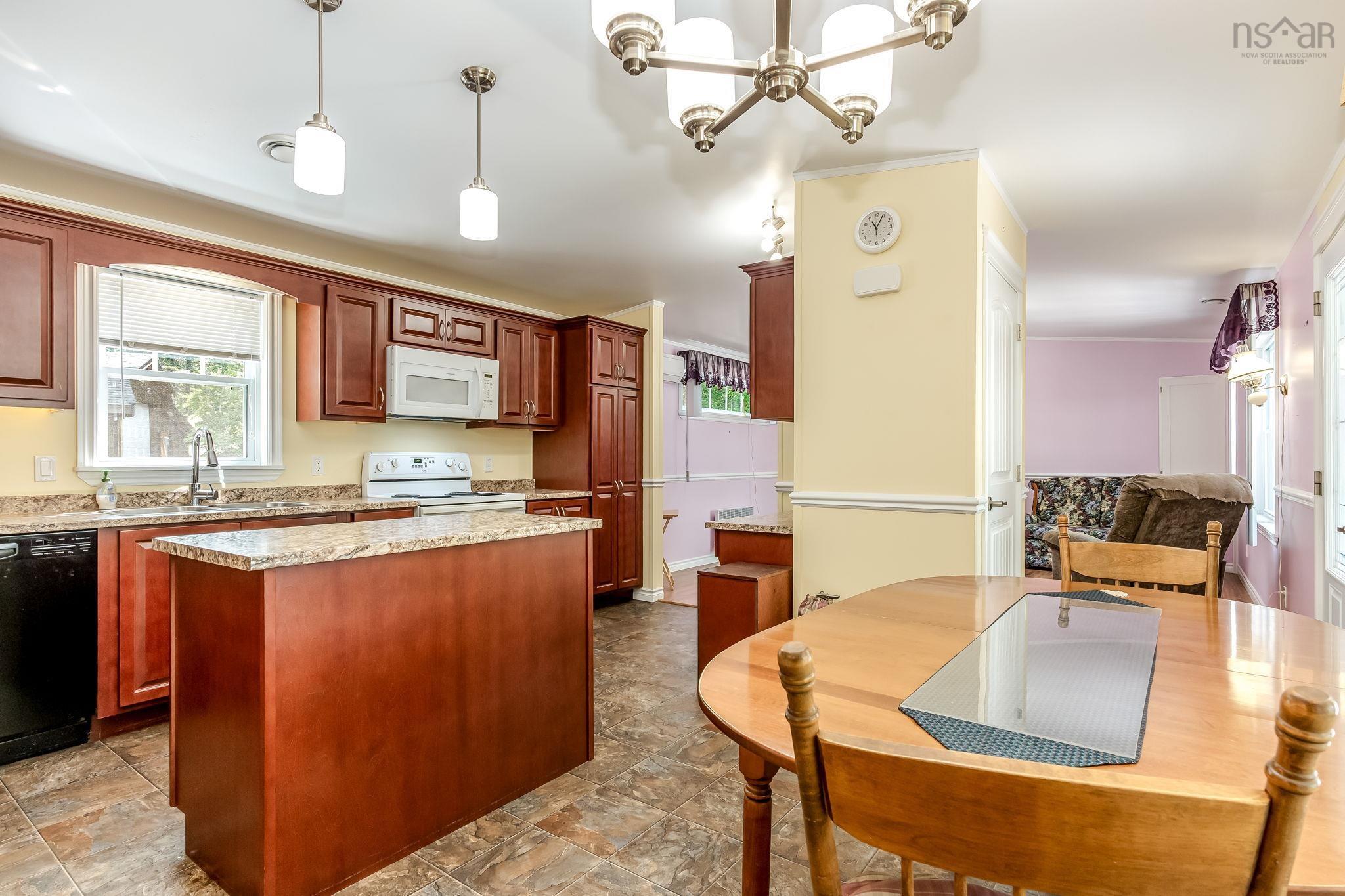 $444,000.00: 633 ADAMS Road, New Albany