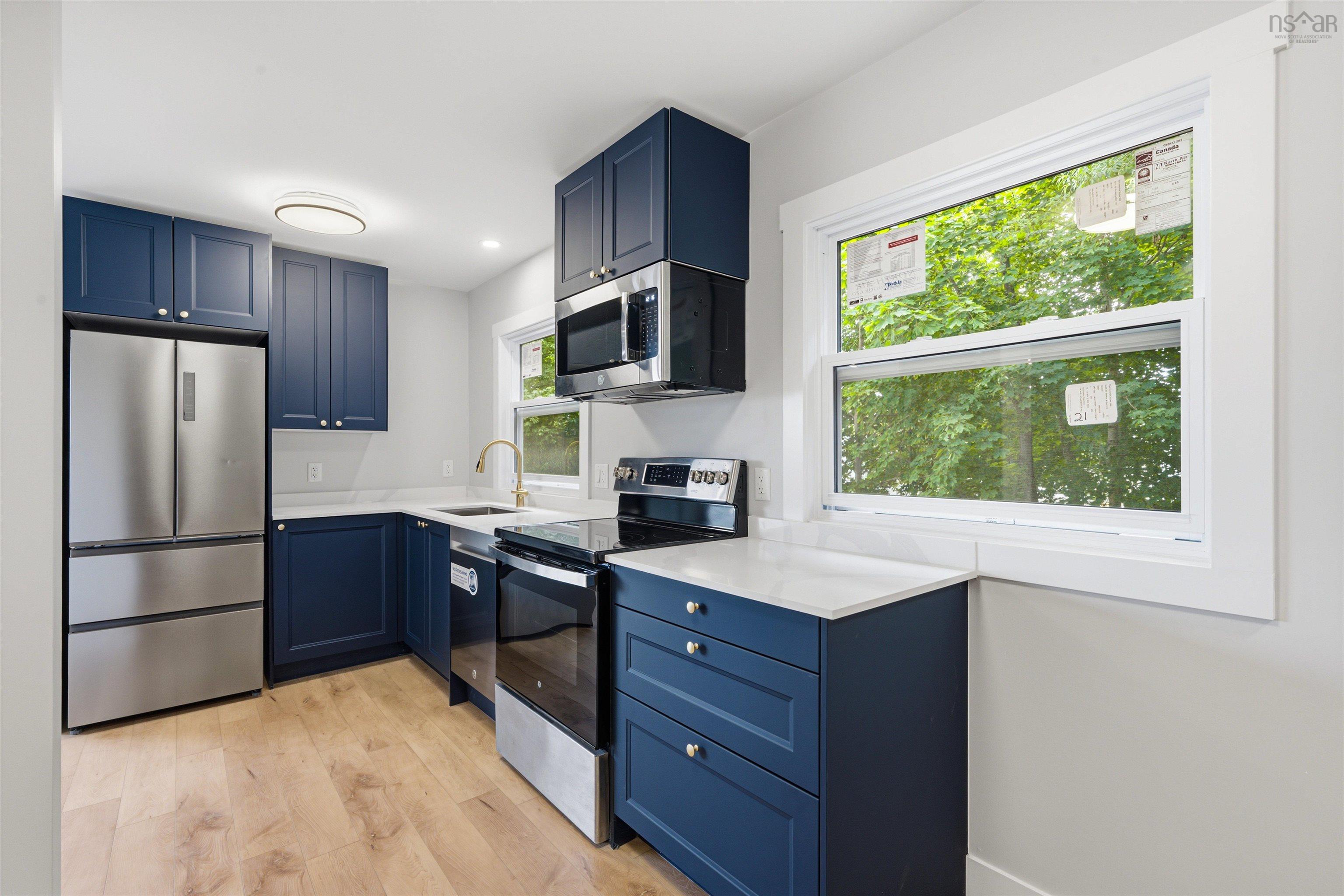$619,900.00: 1A & 1B Auburn Avenue, Halifax