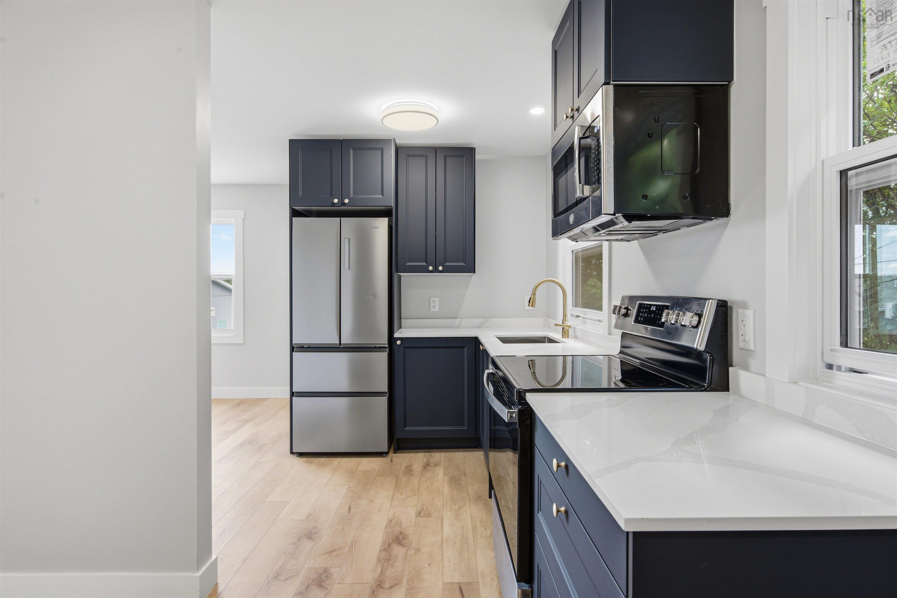 $619,900.00: 1A & 1B Auburn Avenue, Halifax
