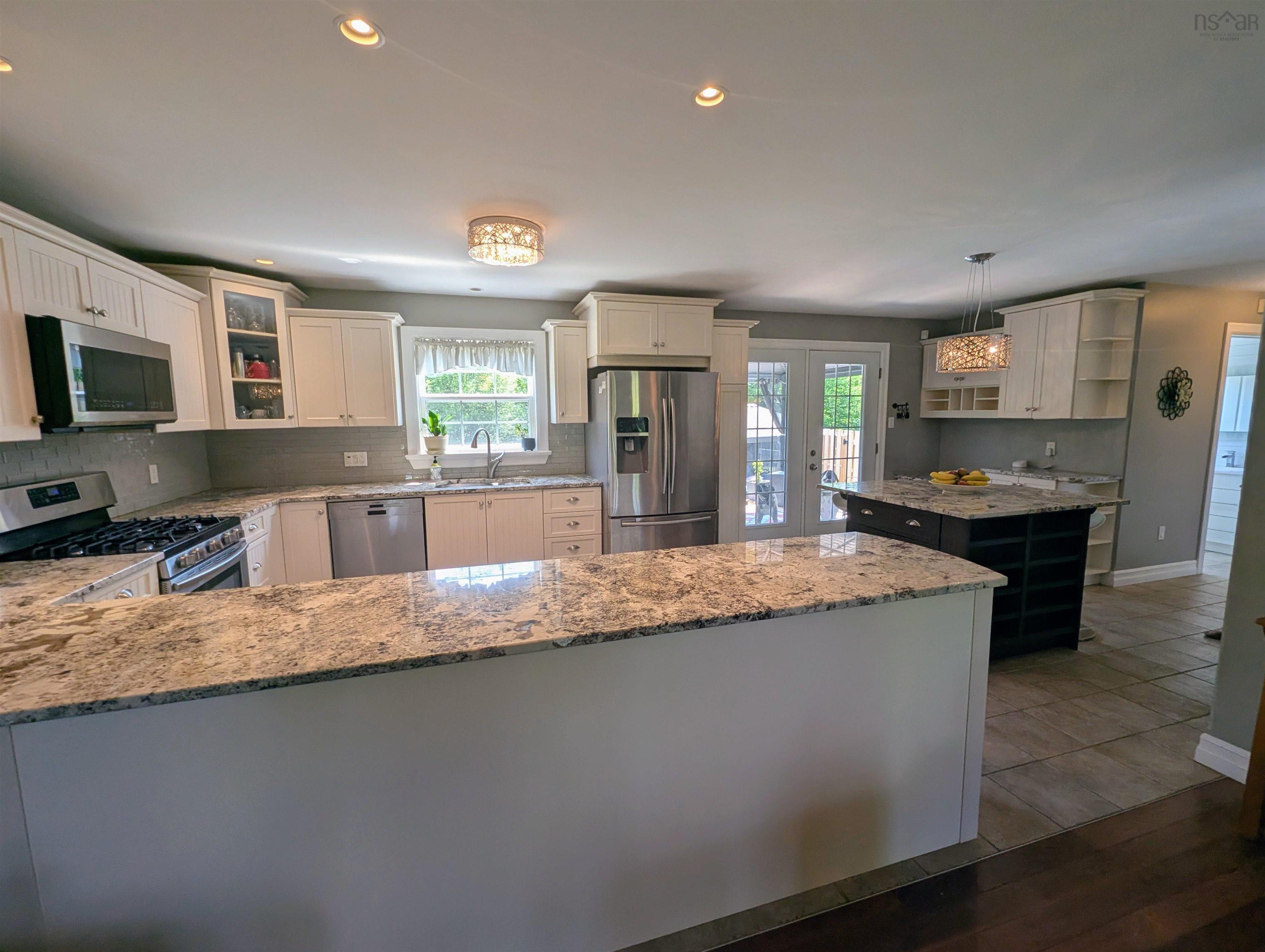 $874,900.00: 94 Valerie Court, Windsor Junction