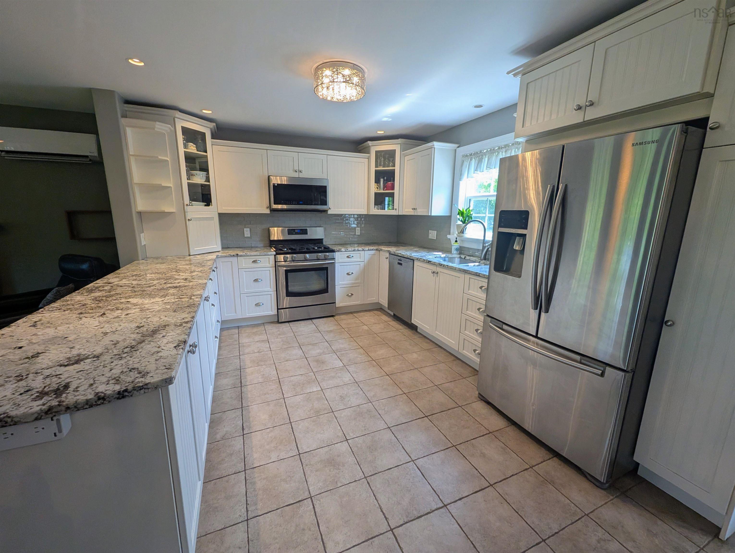 $874,900.00: 94 Valerie Court, Windsor Junction