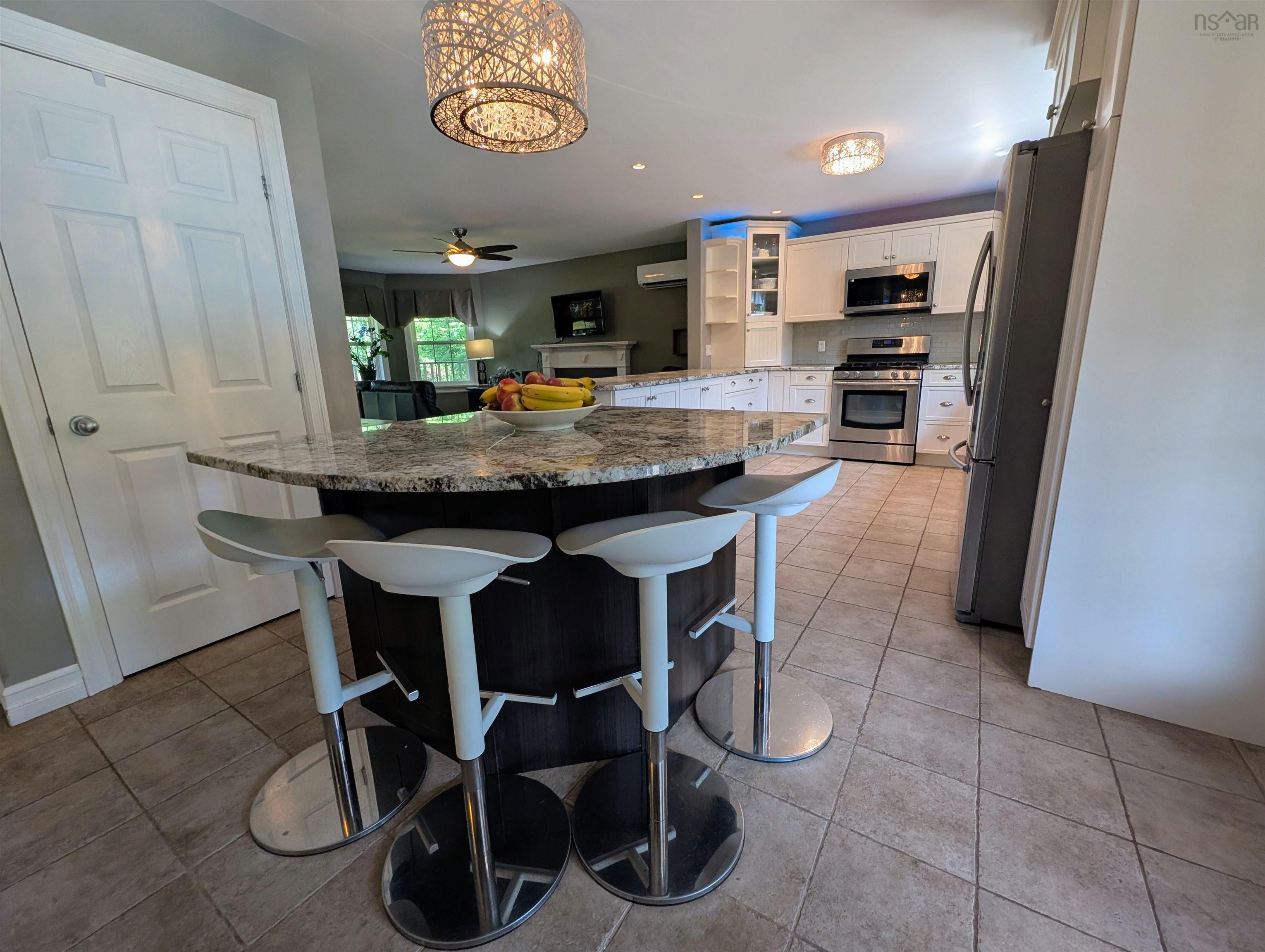 $874,900.00: 94 Valerie Court, Windsor Junction