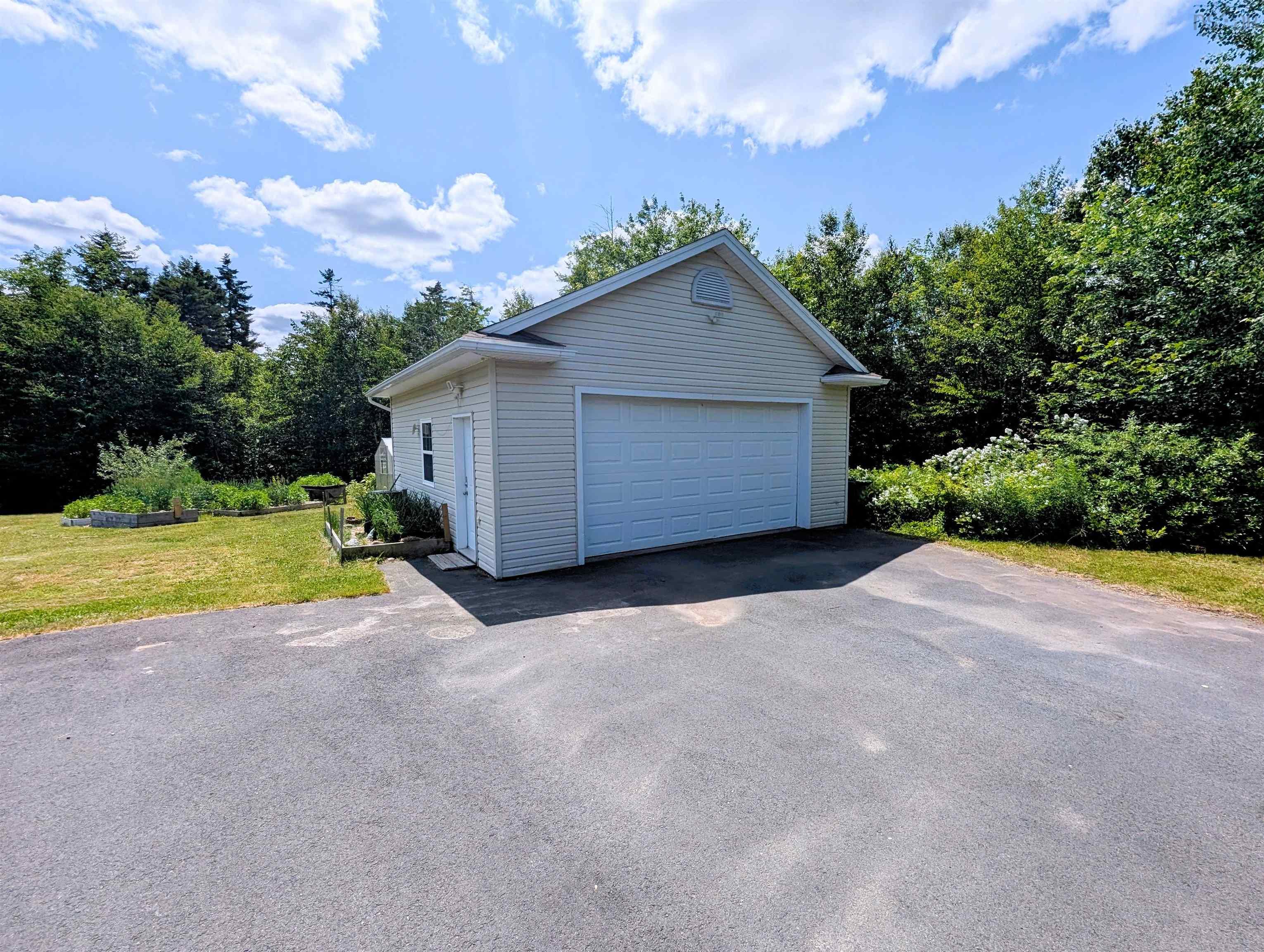 $874,900.00: 94 Valerie Court, Windsor Junction
