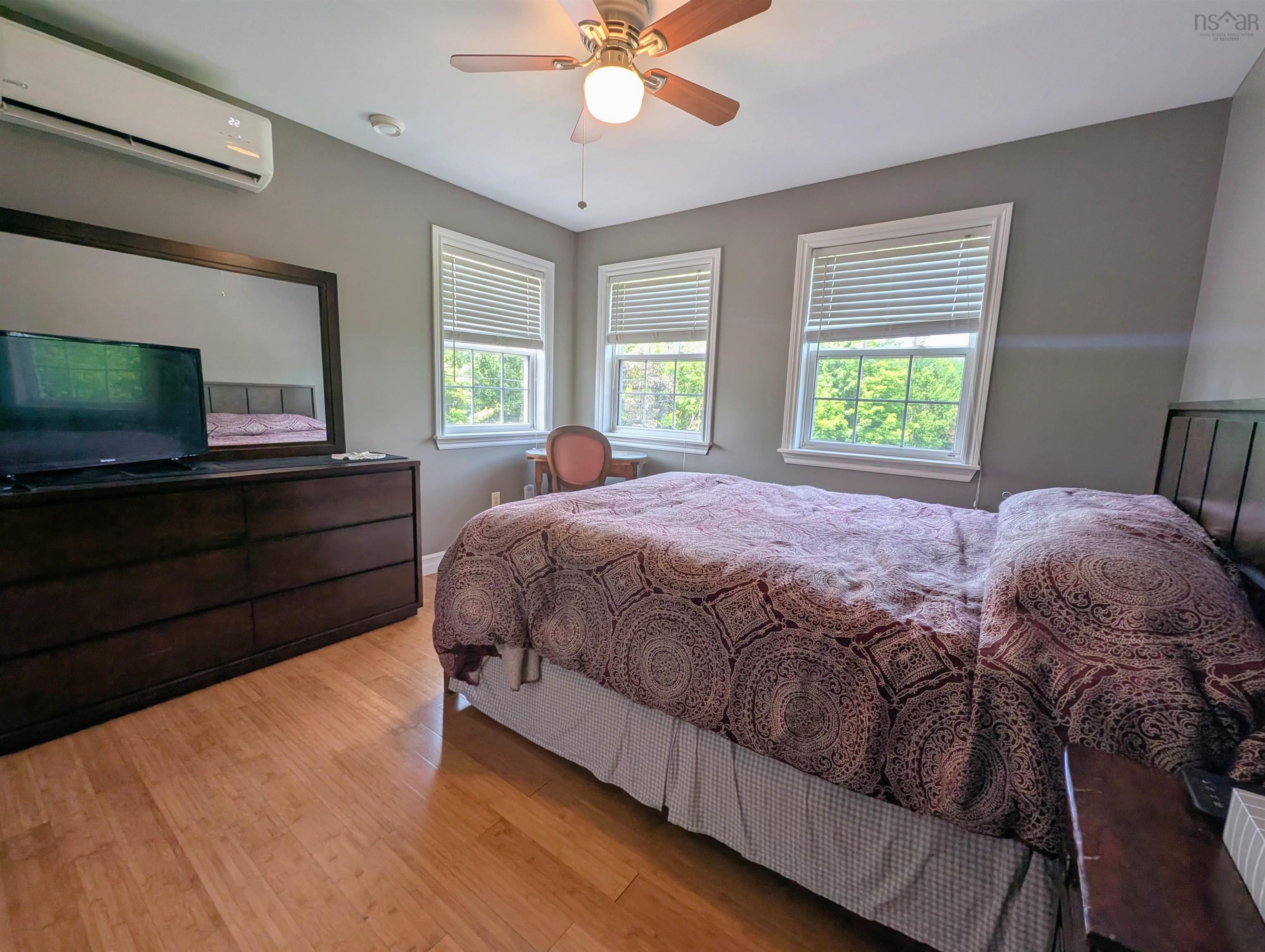 $874,900.00: 94 Valerie Court, Windsor Junction