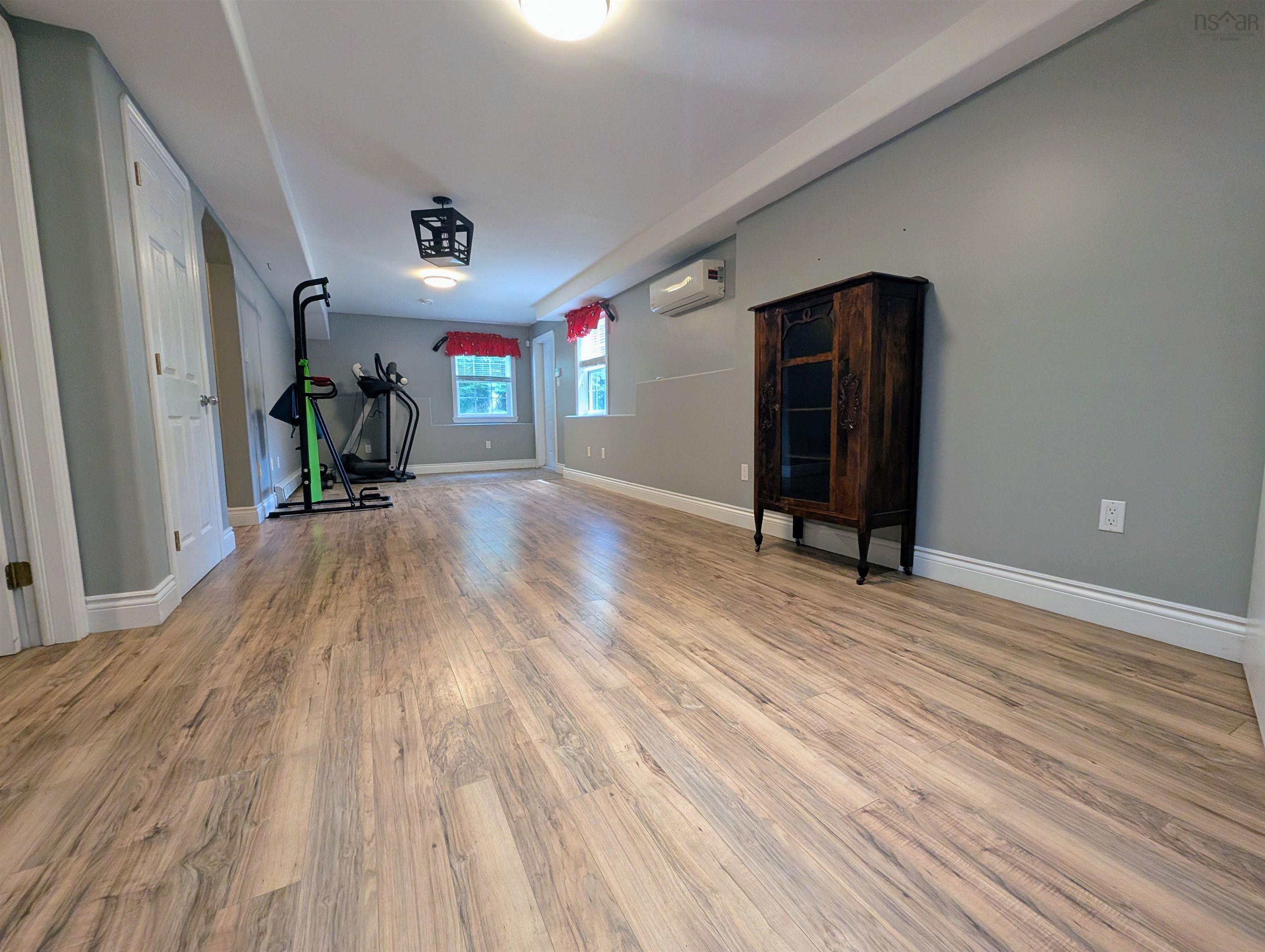 $874,900.00: 94 Valerie Court, Windsor Junction