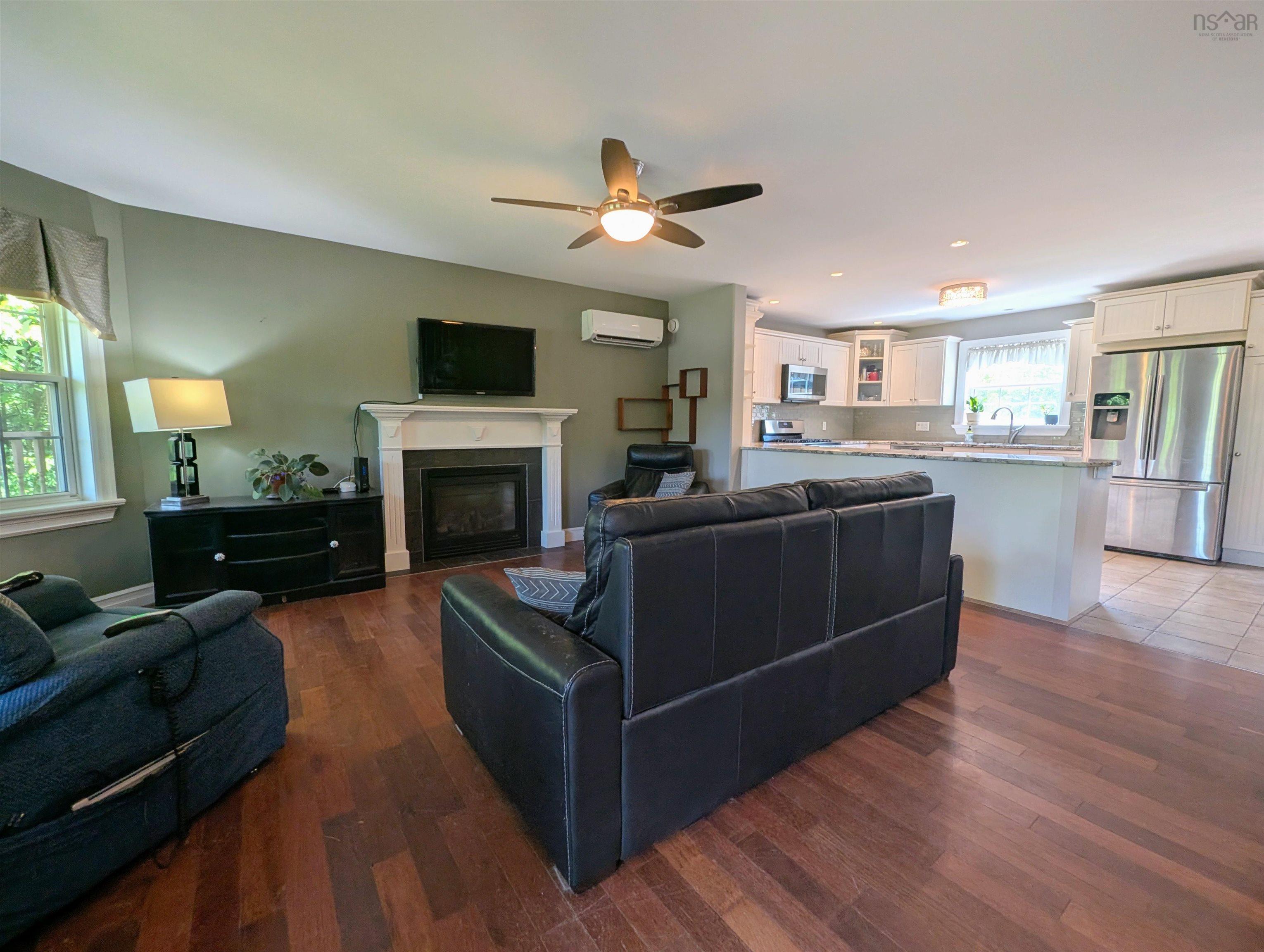 $874,900.00: 94 Valerie Court, Windsor Junction
