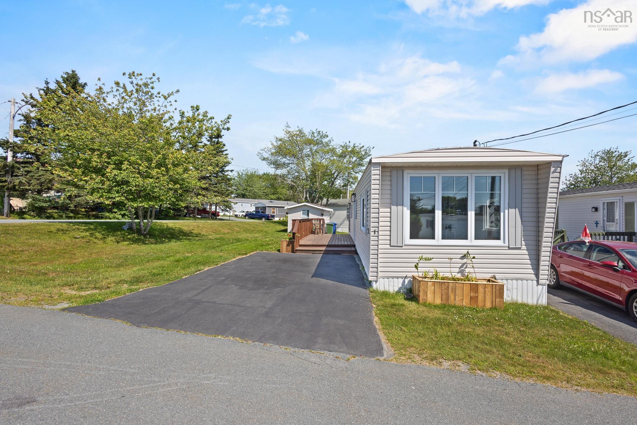 1 Bishop Avenue, Dartmouth, NS (MLS 202617025)
