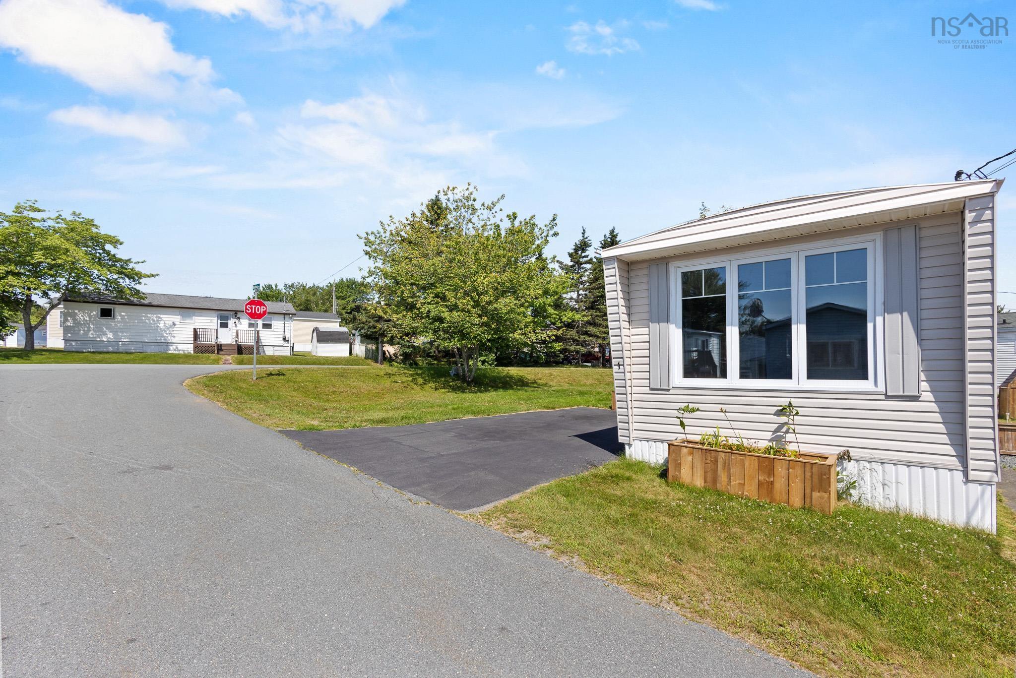 1 Bishop Avenue, Dartmouth, NS (MLS 202617025)