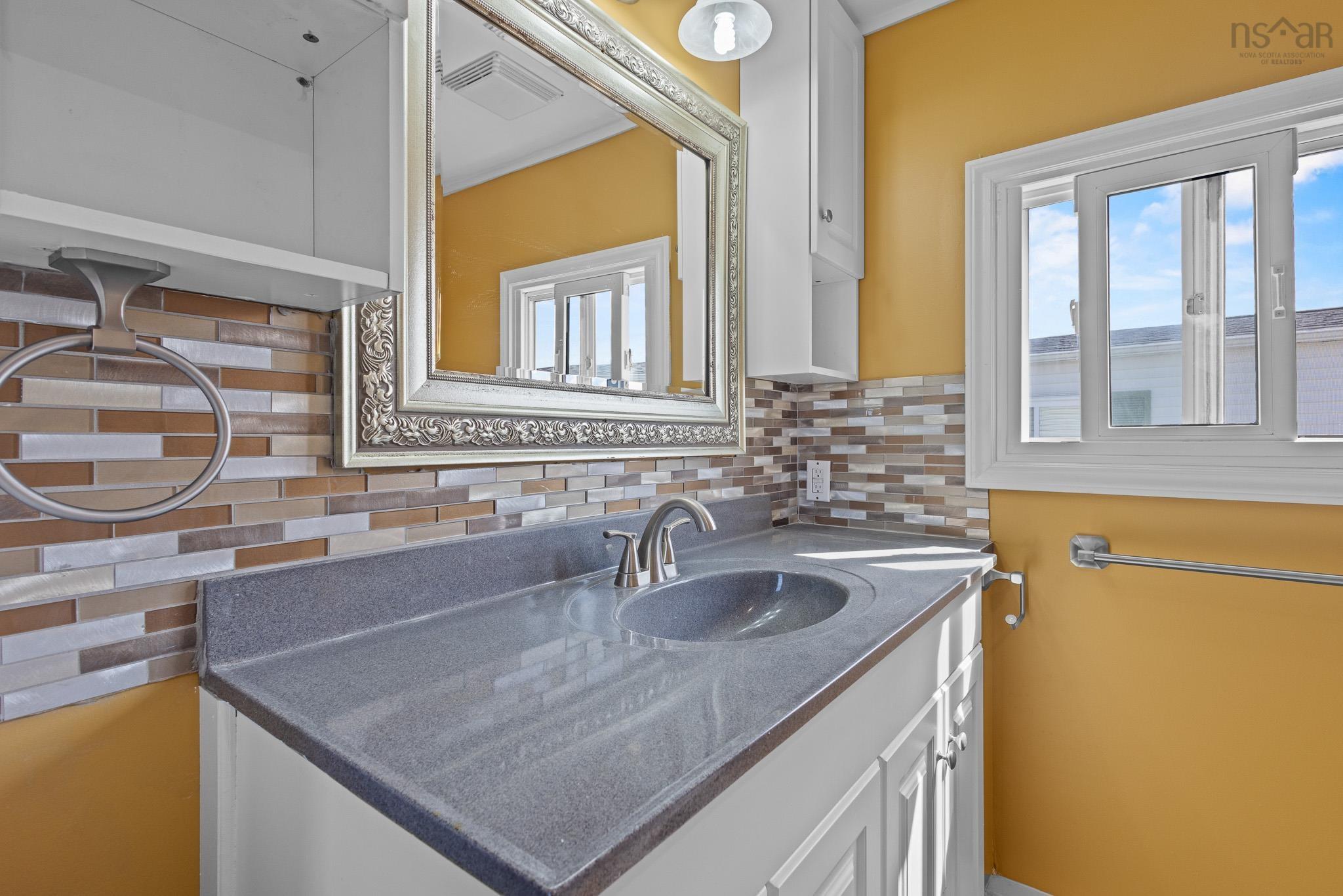 1 Bishop Avenue, Dartmouth, NS (MLS 202617025)