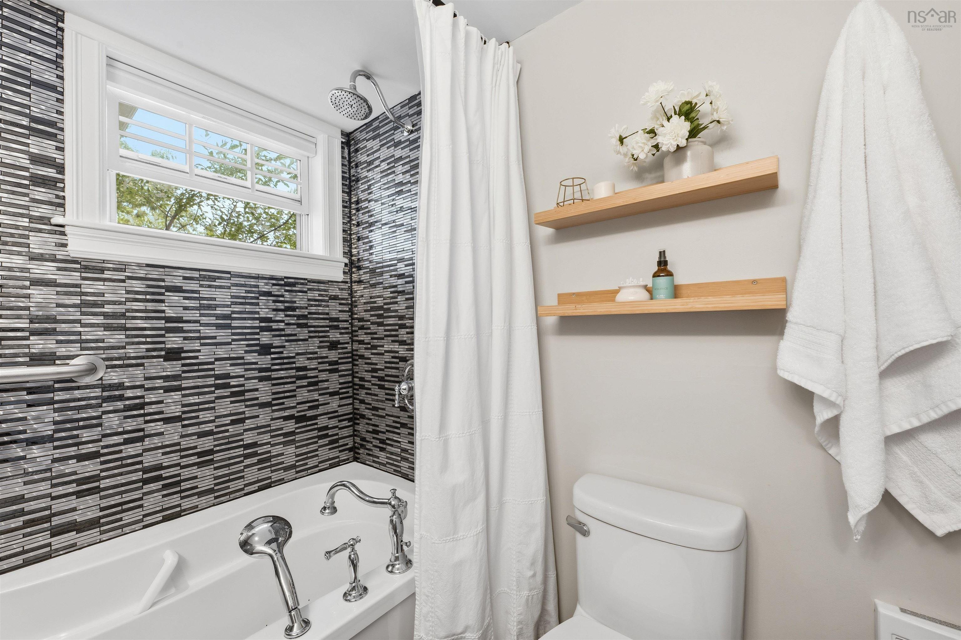 10 Carleton Street, Dartmouth, NS (MLS 202617109)