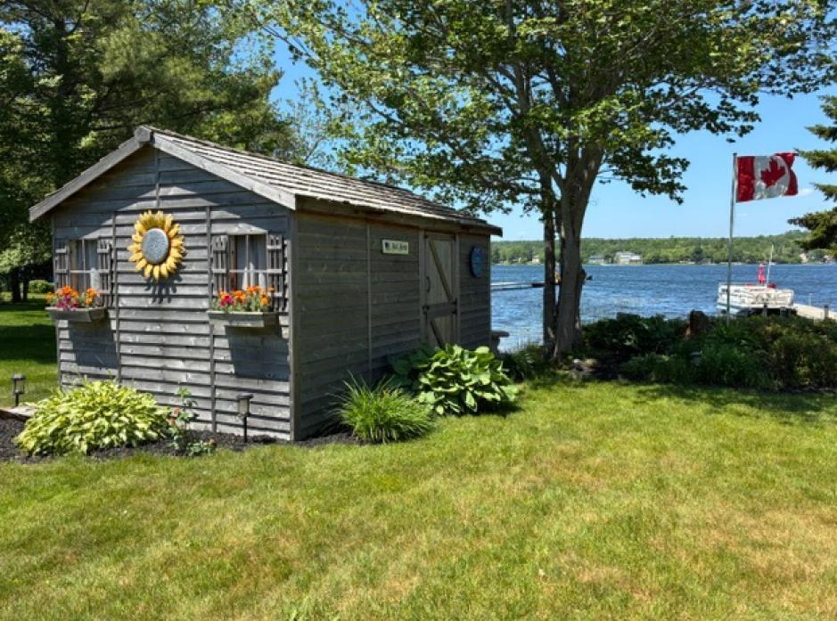 $899,900.00: 330 Springfield Lake Road, Middle Sackville