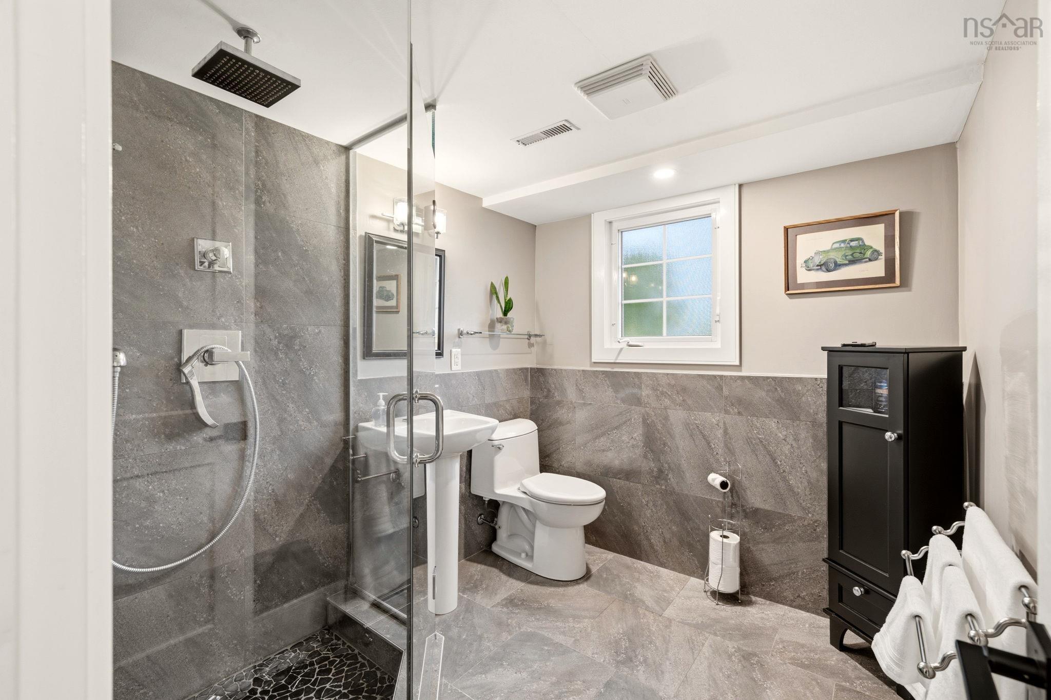 20 Hollyoake Lane, Dartmouth, NS (MLS 202617137)