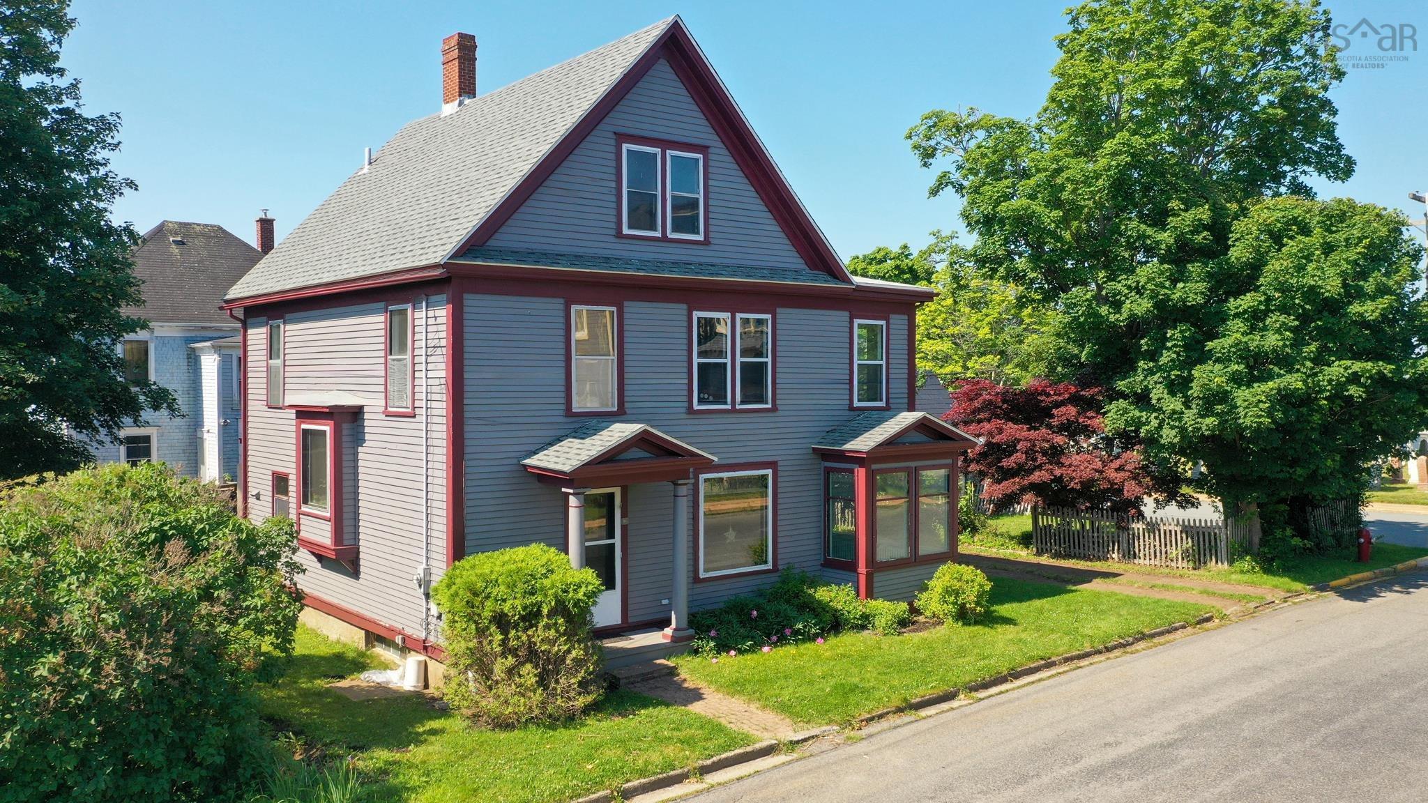 $525,000.00: 46 Fox Street, Lunenburg