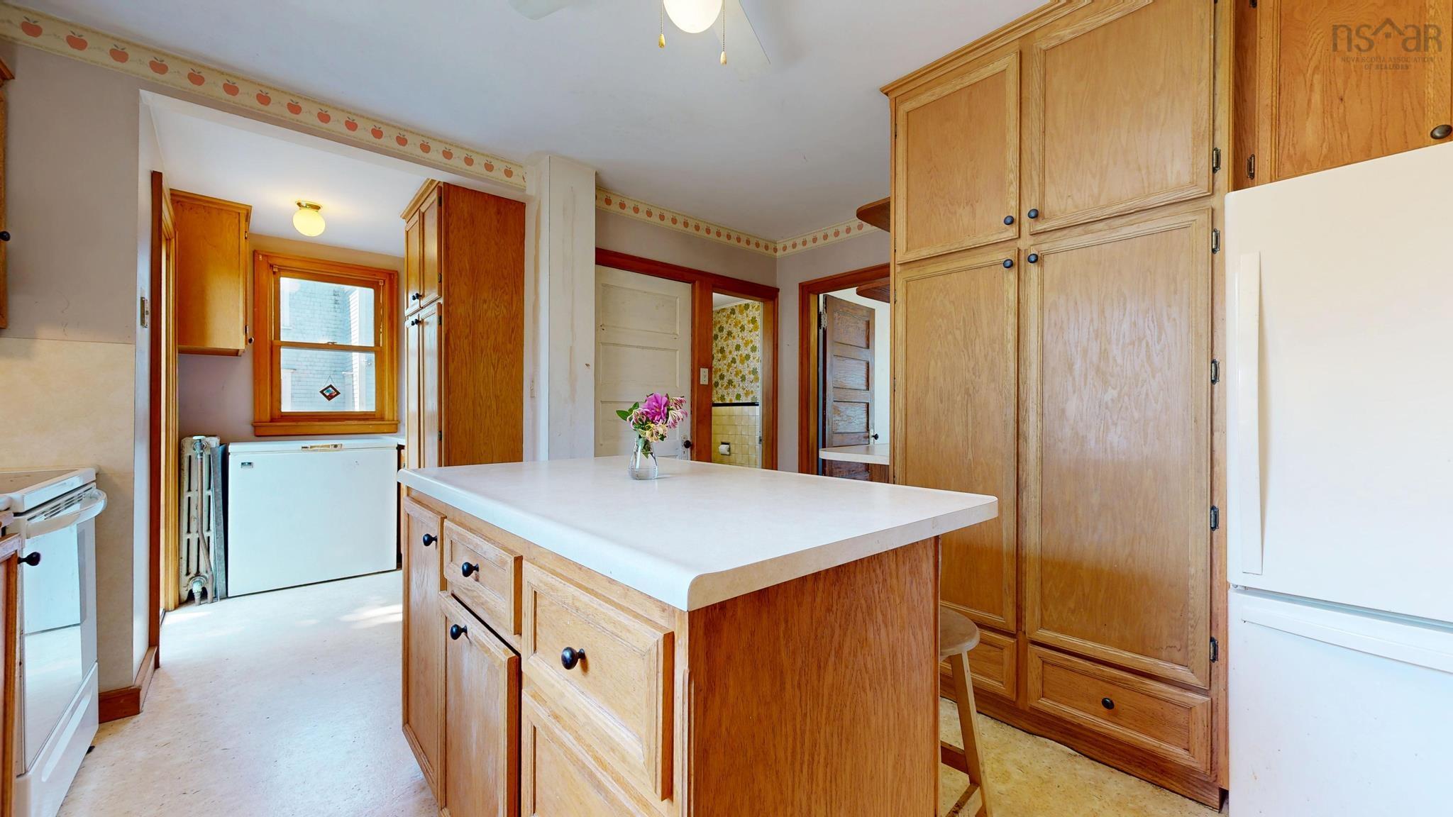 $525,000.00: 46 Fox Street, Lunenburg