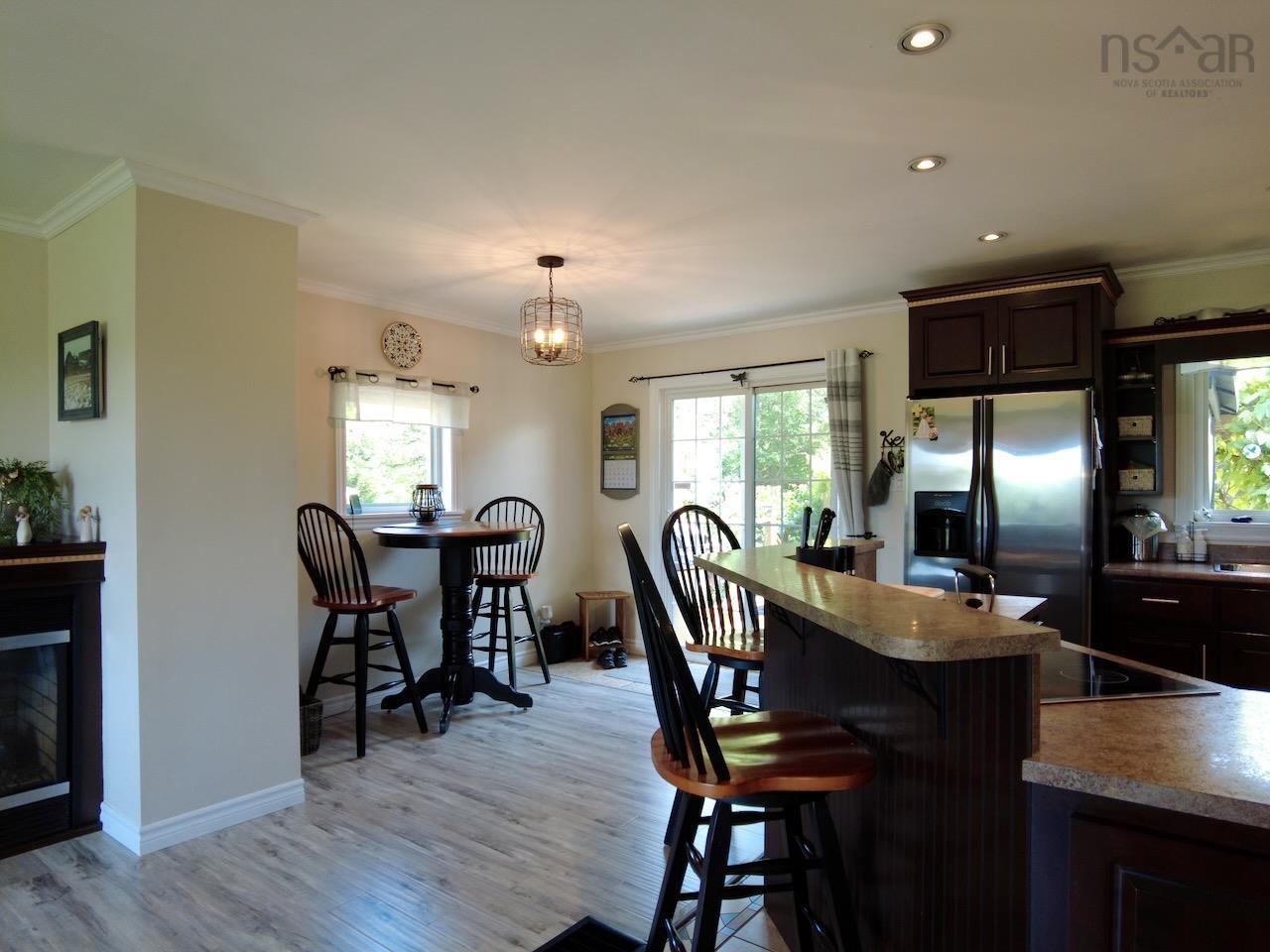 $649,000.00: 2240 204 Highway, Salem