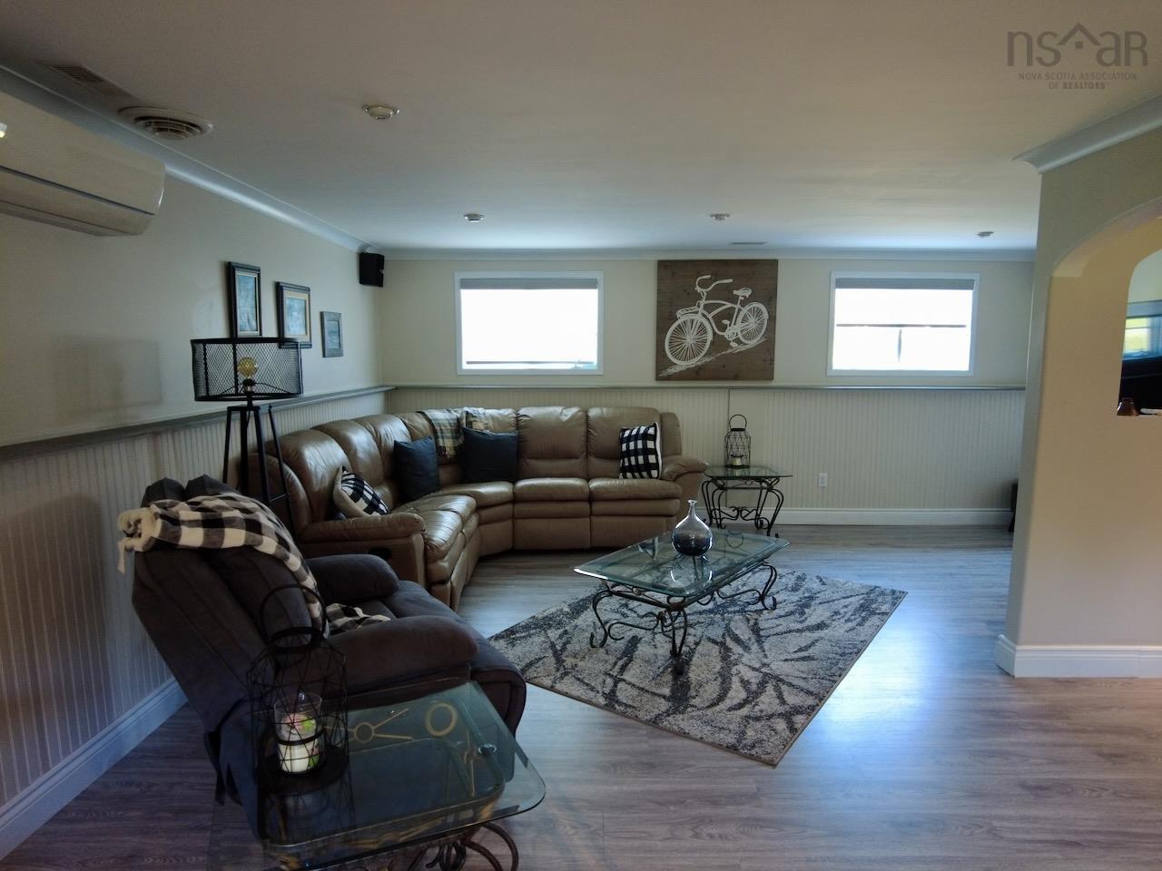 $649,000.00: 2240 204 Highway, Salem
