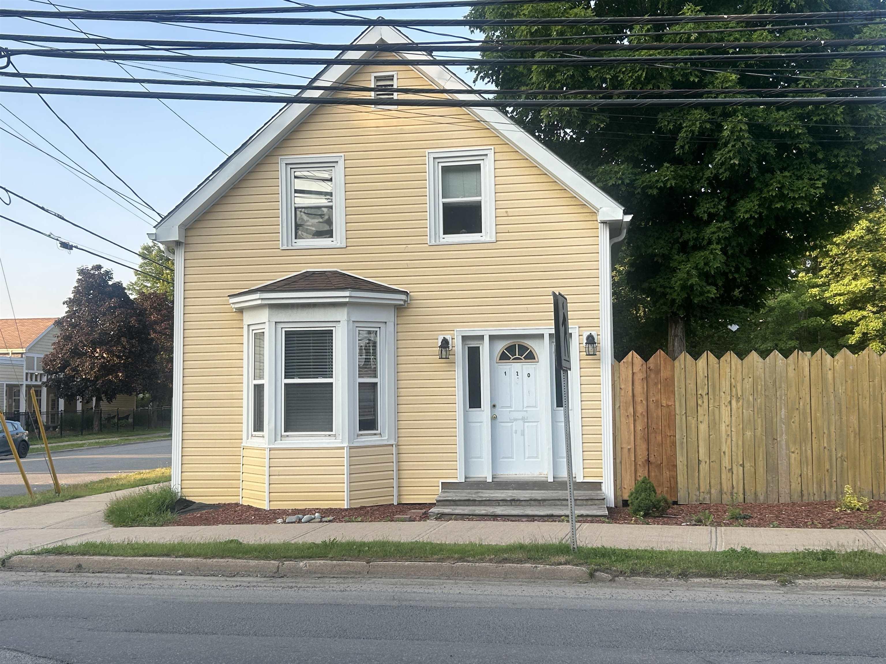 $299,900.00: 120 College Street, Antigonish