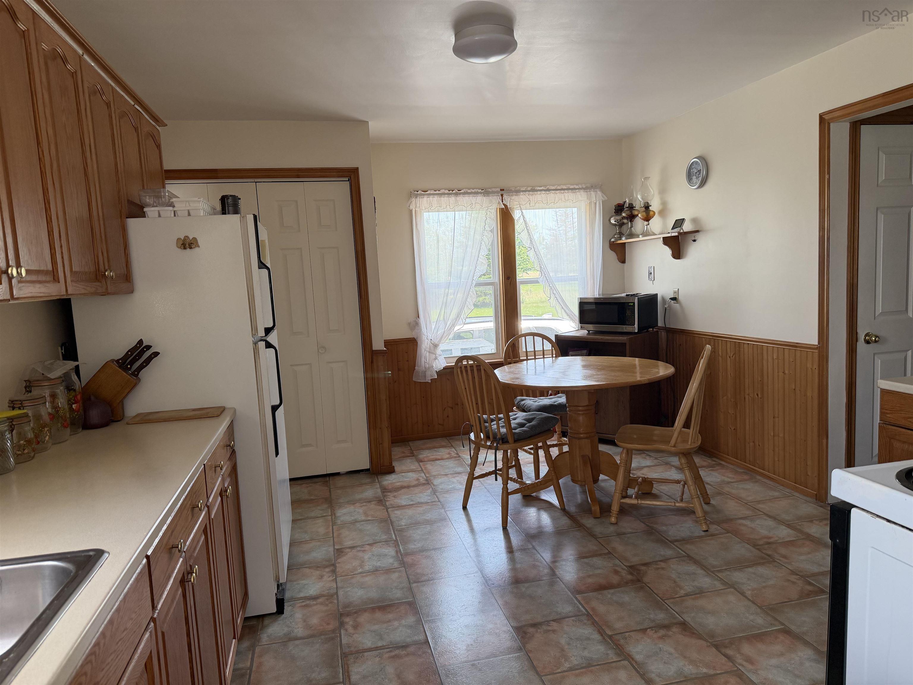 $325,000.00: 3643 Highway 209, Advocate Harbour