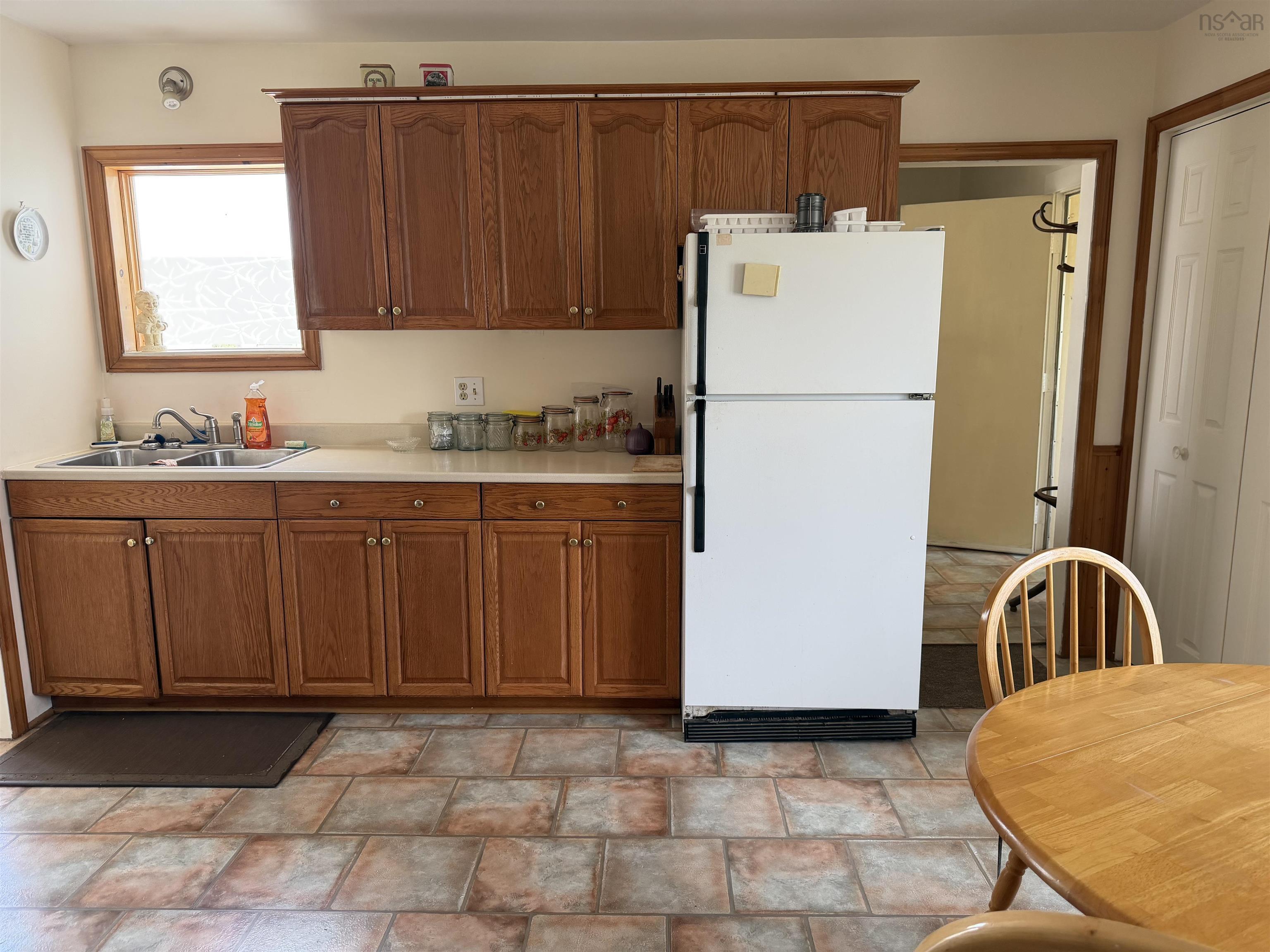 $325,000.00: 3643 Highway 209, Advocate Harbour
