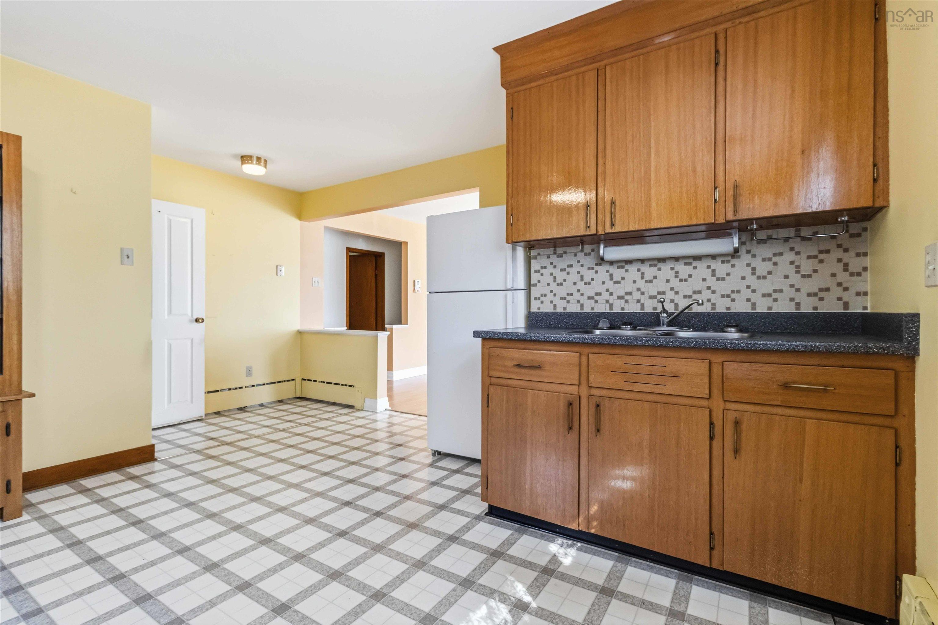 $470,000.00: 200 Caledonia Road, Dartmouth