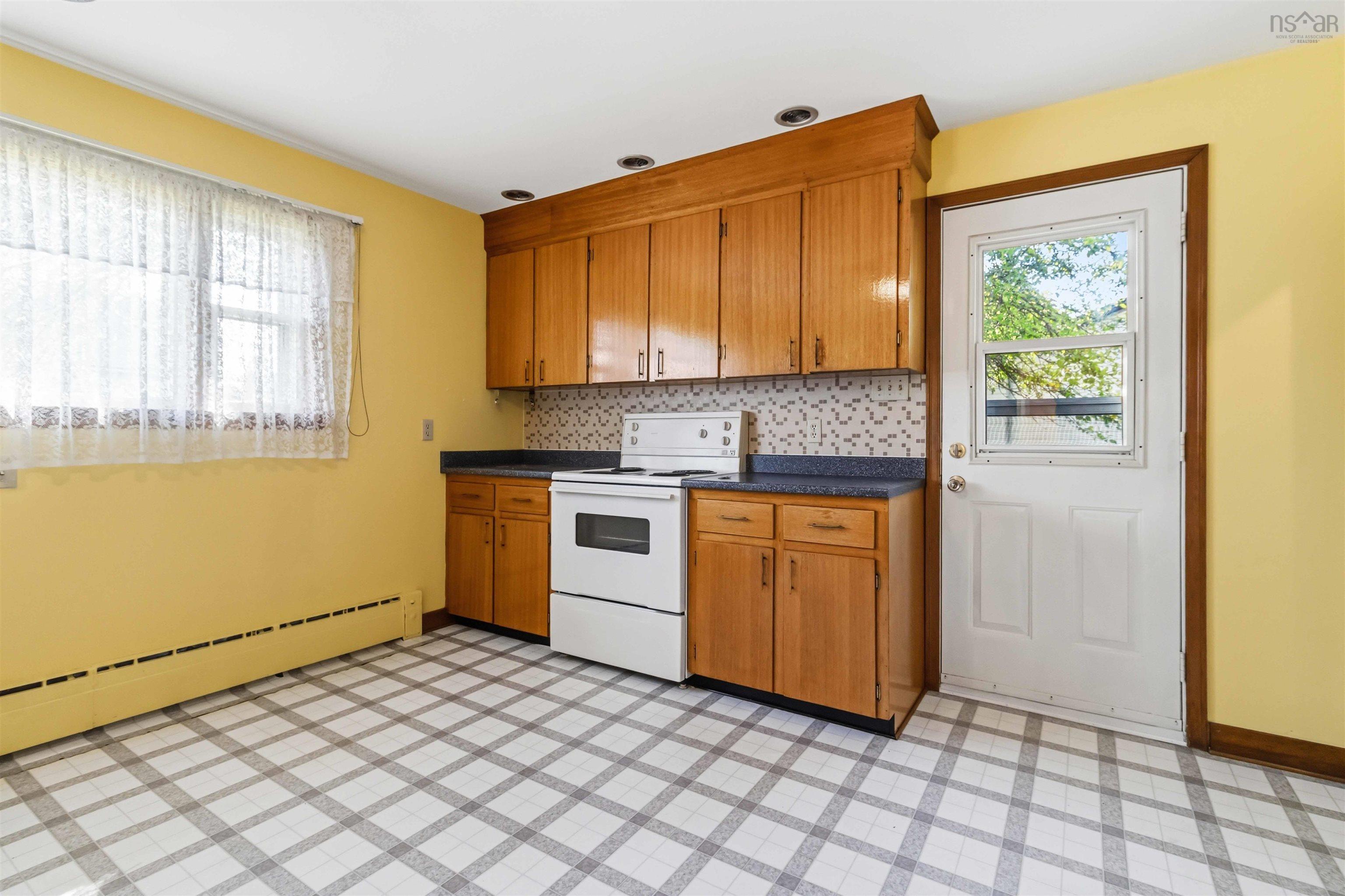 $470,000.00: 200 Caledonia Road, Dartmouth